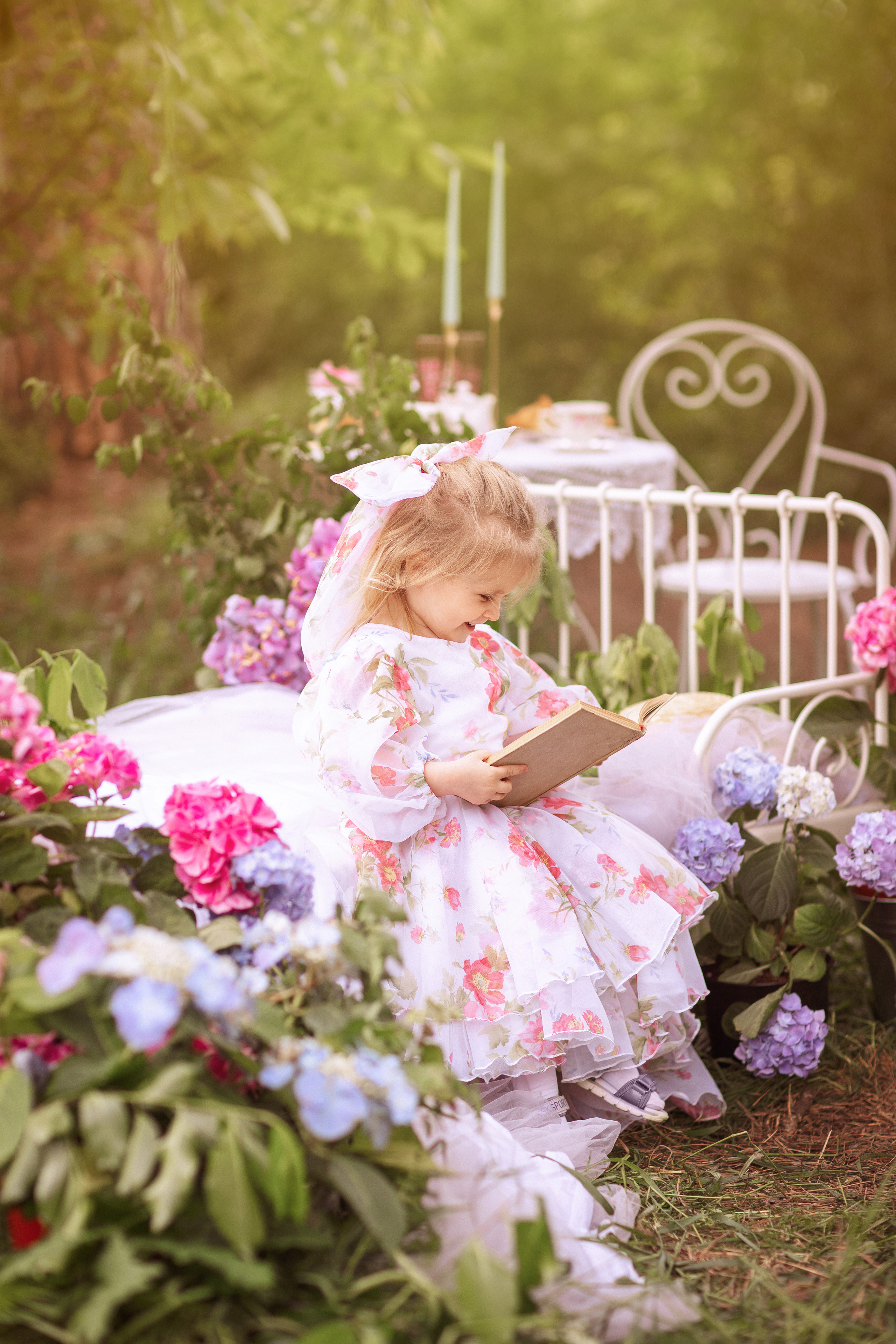 Цветочная кровать с кроликами. Семейный и детский фотограф в Краснодаре Анна Трашкова