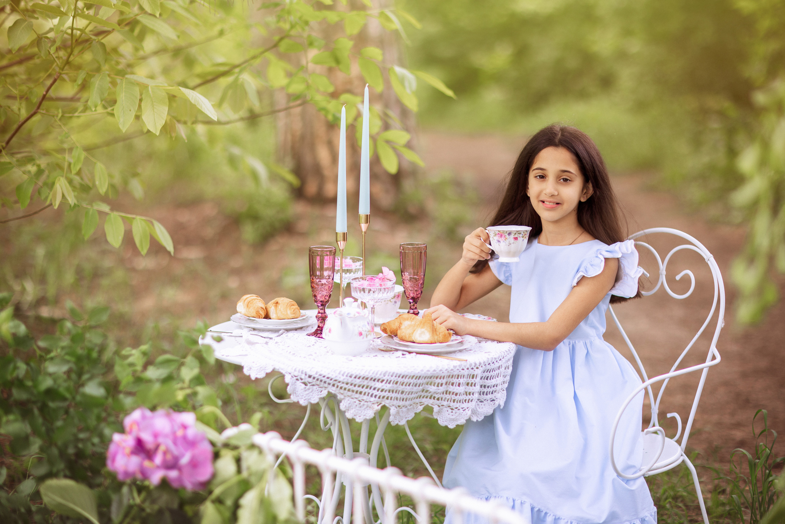 Цветочная кровать с кроликами. Семейный и детский фотограф в Краснодаре Анна Трашкова