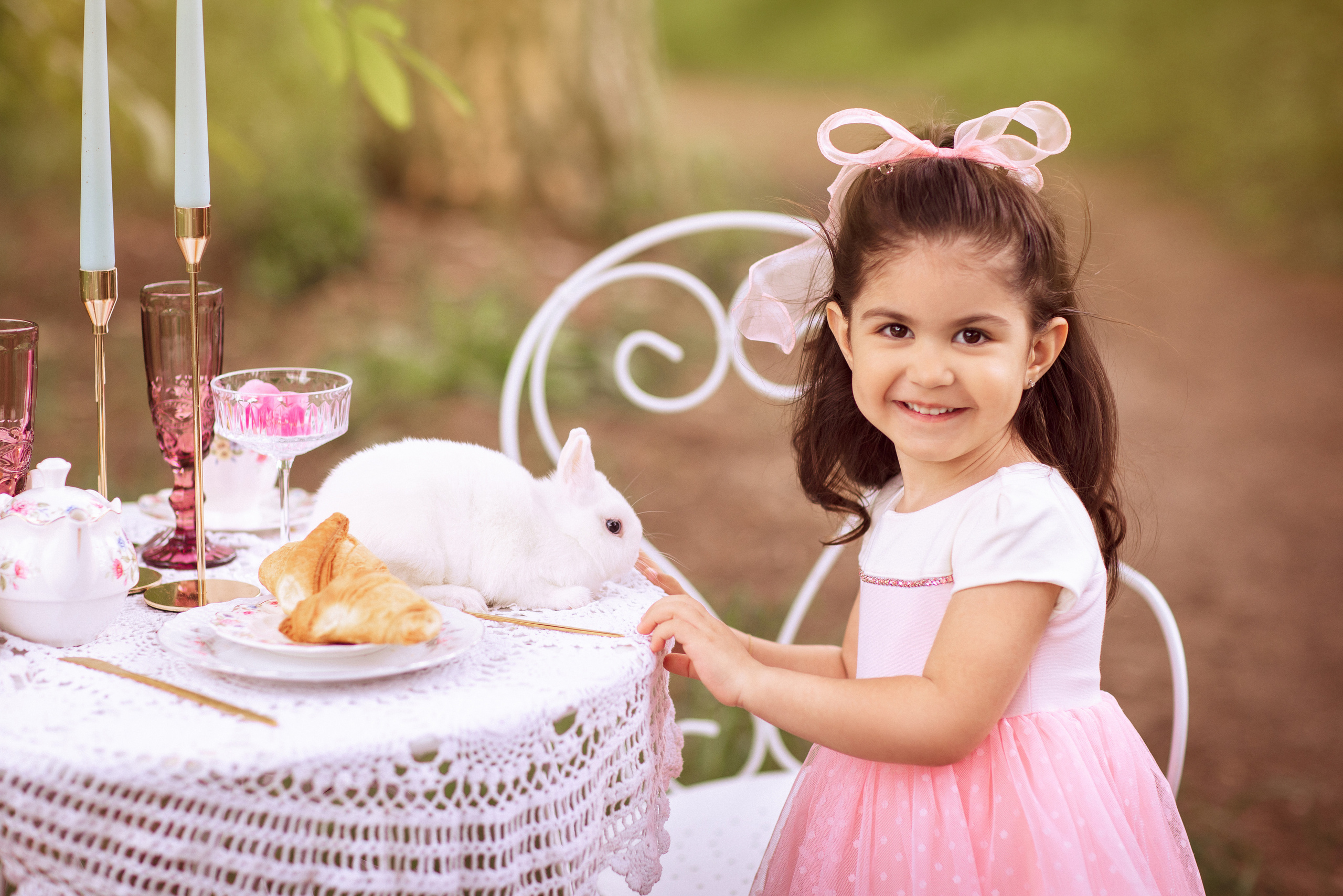 Цветочная кровать с кроликами. Семейный и детский фотограф в Краснодаре Анна Трашкова