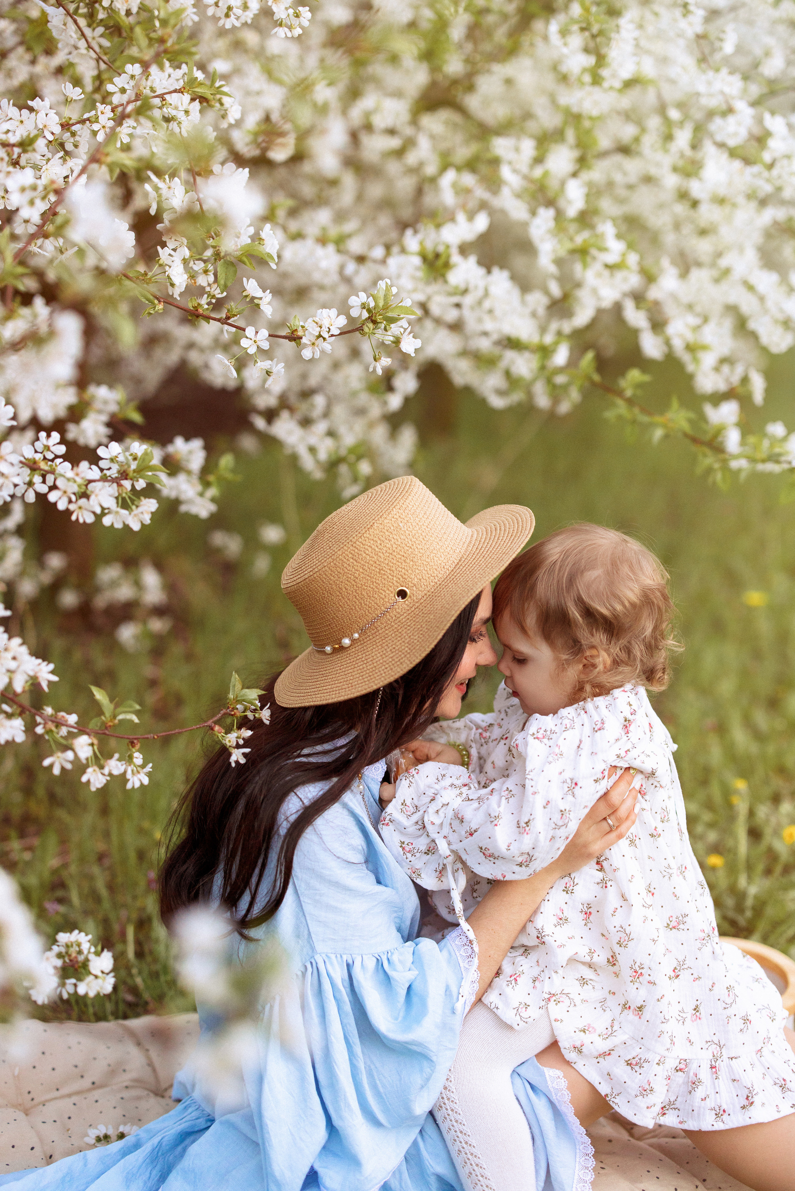 Фотосессия в цветущем саду, Краснодар. Семейный и детский фотограф в Краснодаре Анна Трашкова