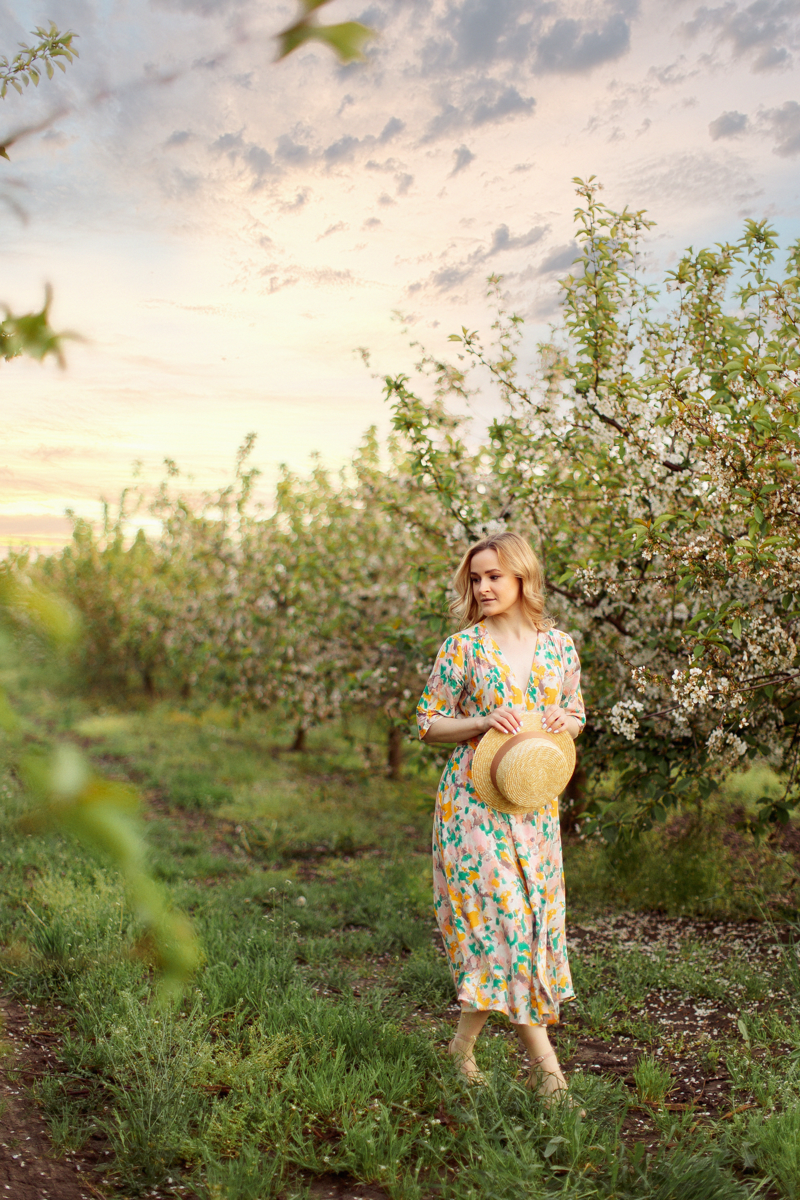 Цветущий сад, Девушка. Семейный и детский фотограф в Краснодаре Анна Трашкова