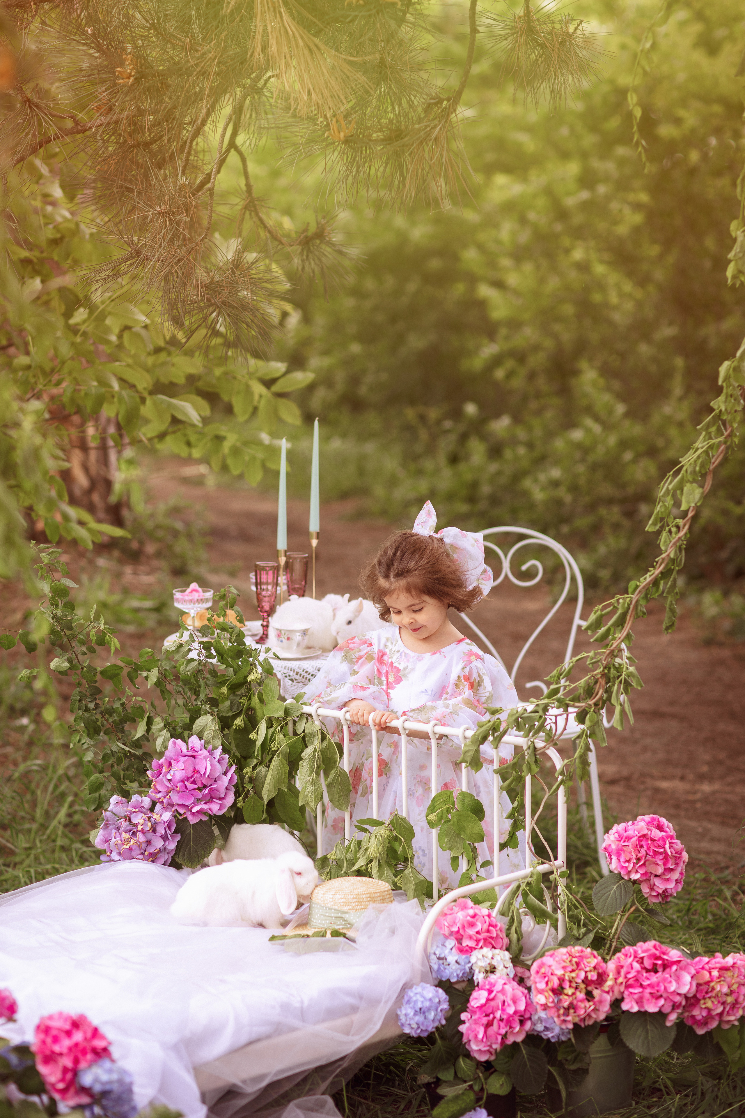 Цветочная кровать с кроликами. Семейный и детский фотограф в Краснодаре Анна Трашкова