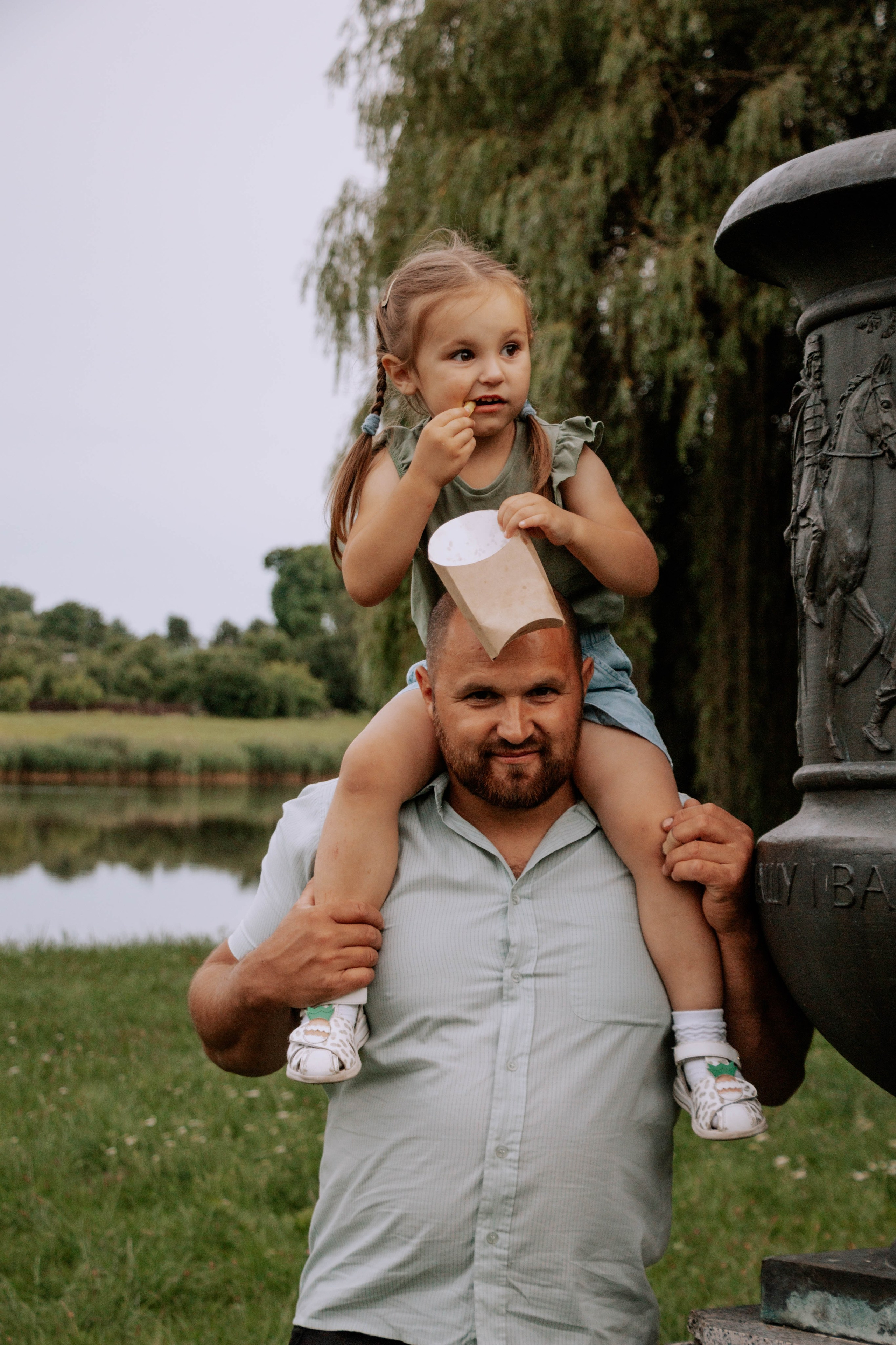 Алексей, Римма, Аннушка и Полина. Бережно сохраняю ваши чувства и истории на своих фотографиях