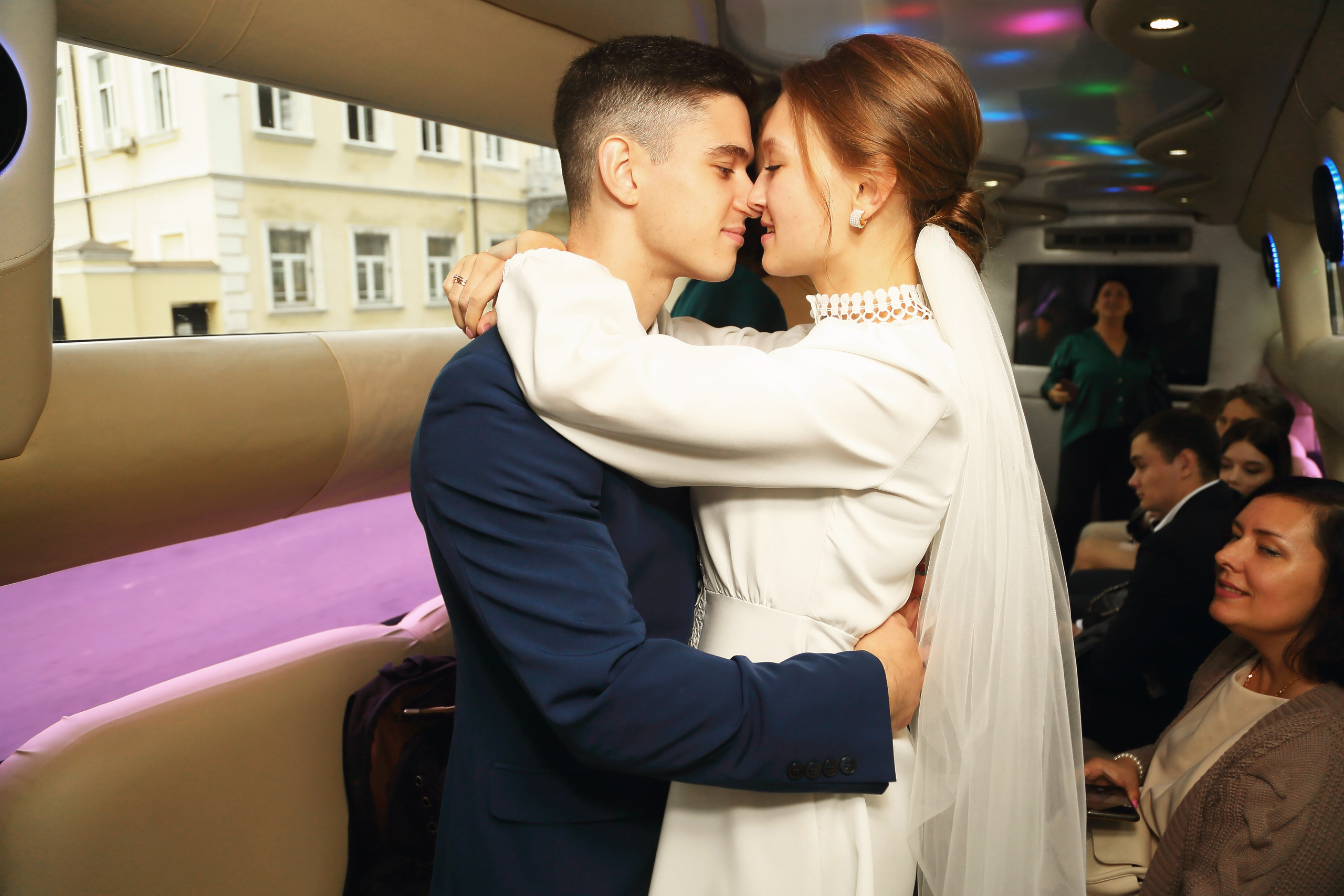 Съемка пары в осеннем городе и в студии. Свадебный и репортажный фотограф в Ярославле и Санкт-Петербурге Роман Микрюков