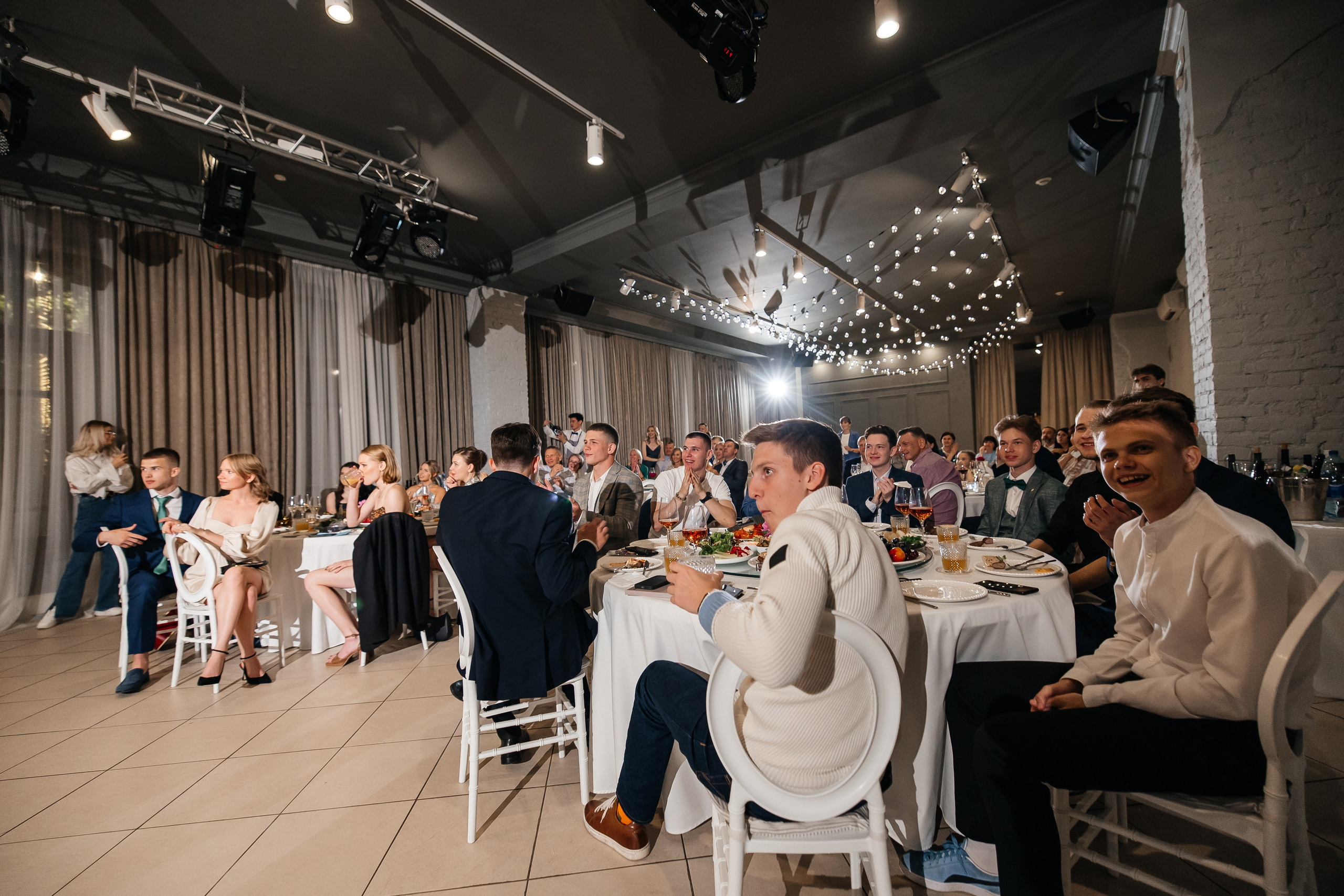 2023-06-23 Выпускной МБОУ СОШ № 10. Фотограф в Красноярске