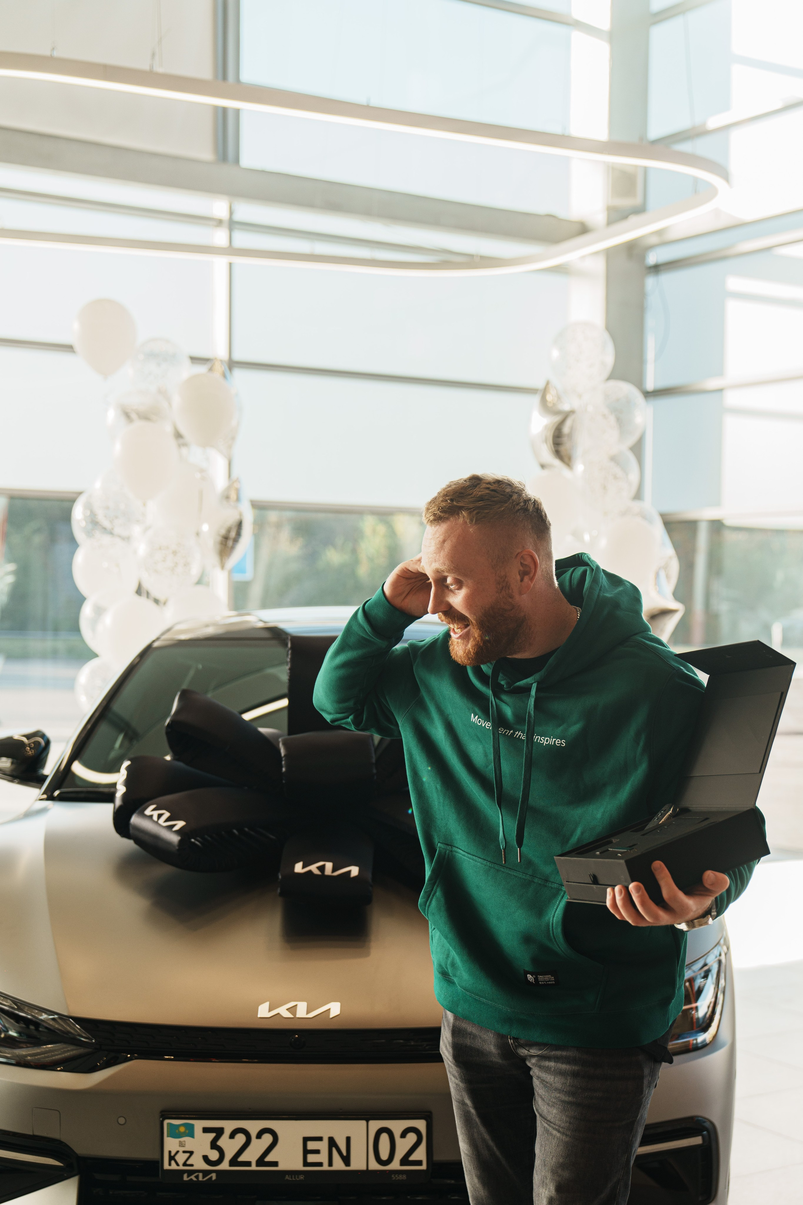 Kia EV6 Вручение Евгений Чебаткову. Фотограф TAULAN_1