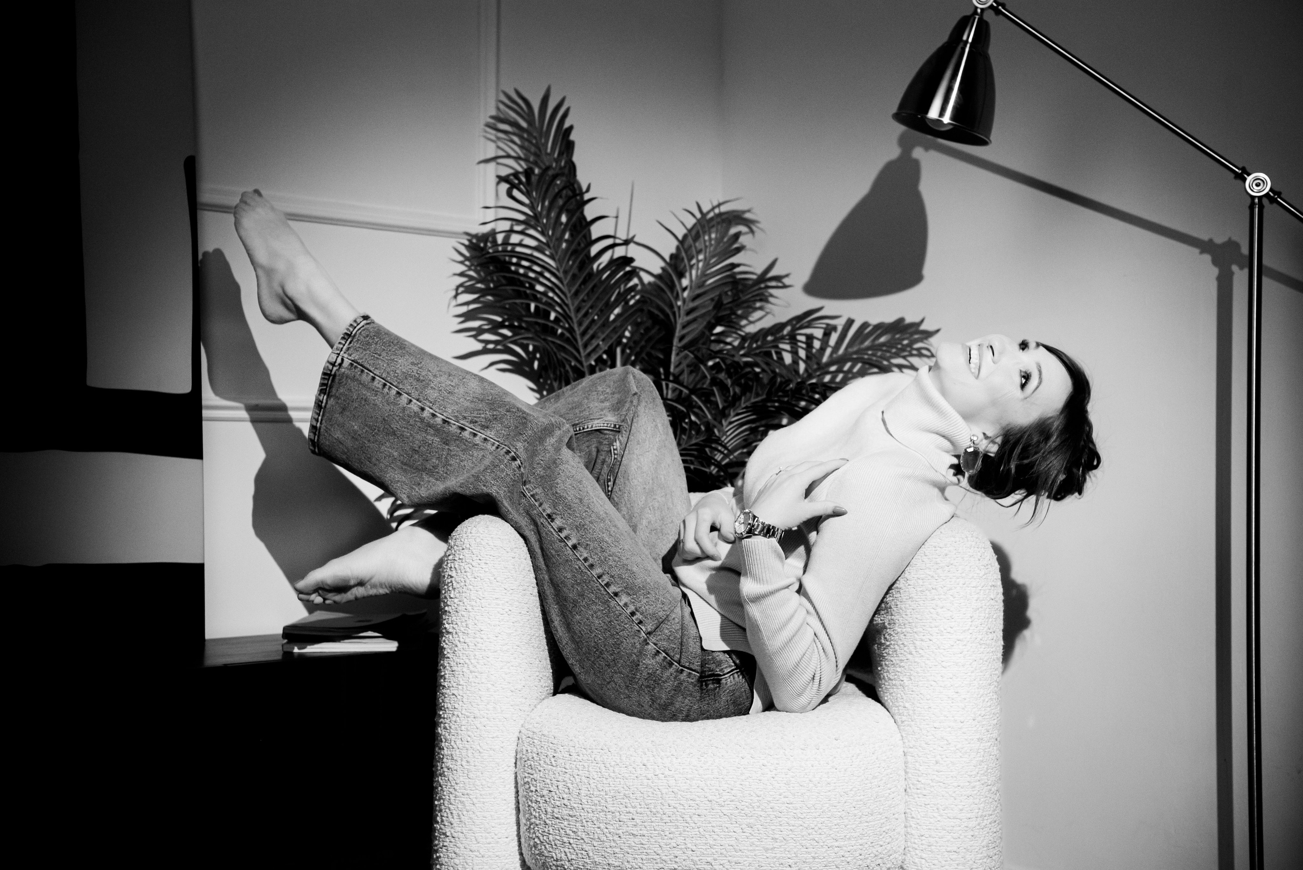 Индивидуальная фотосессия для девушки в студии Волгоград. Фотограф в Волгограде и Волжском Александр Горбань