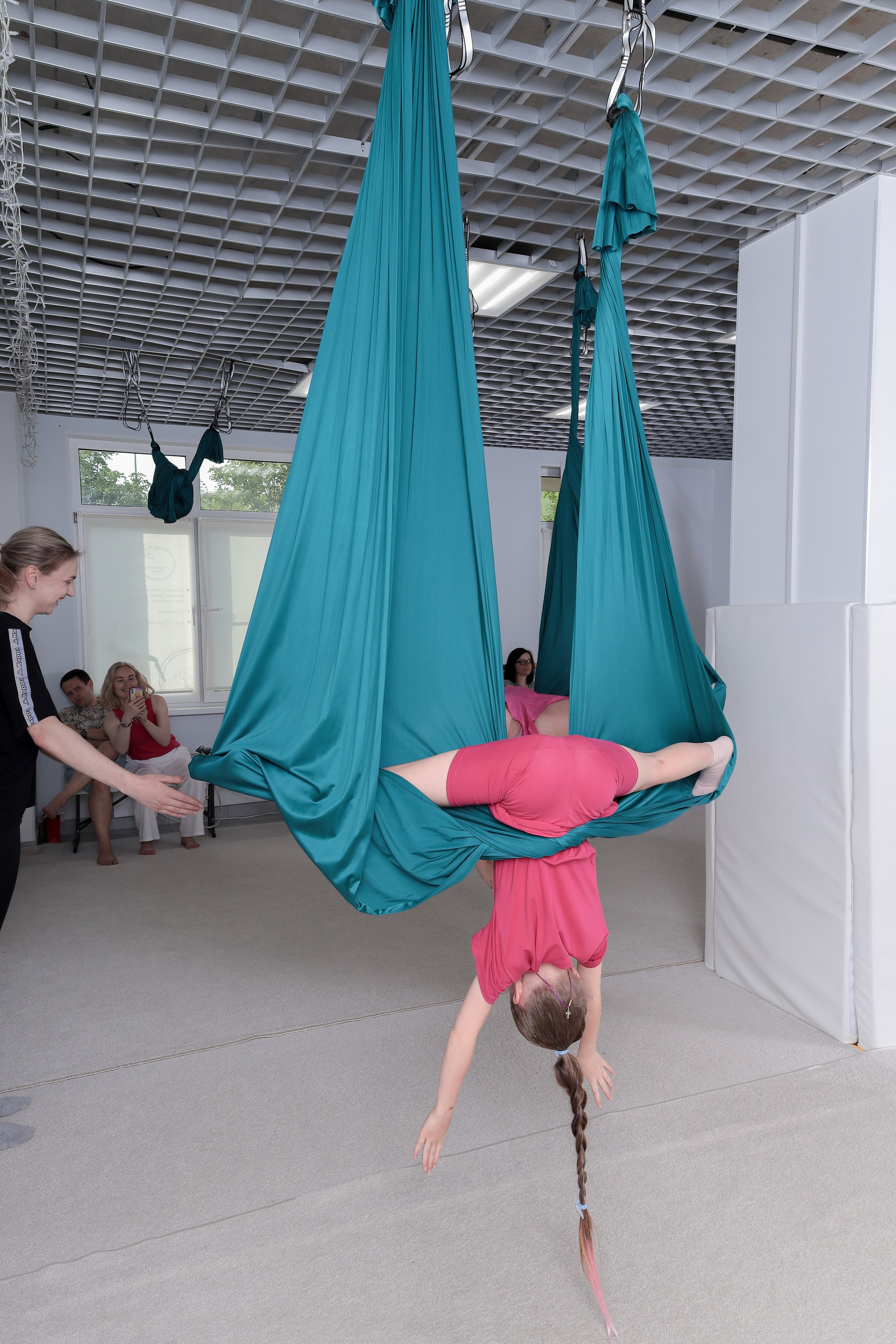 Детская аэройога. Фотограф Надршина Лилия