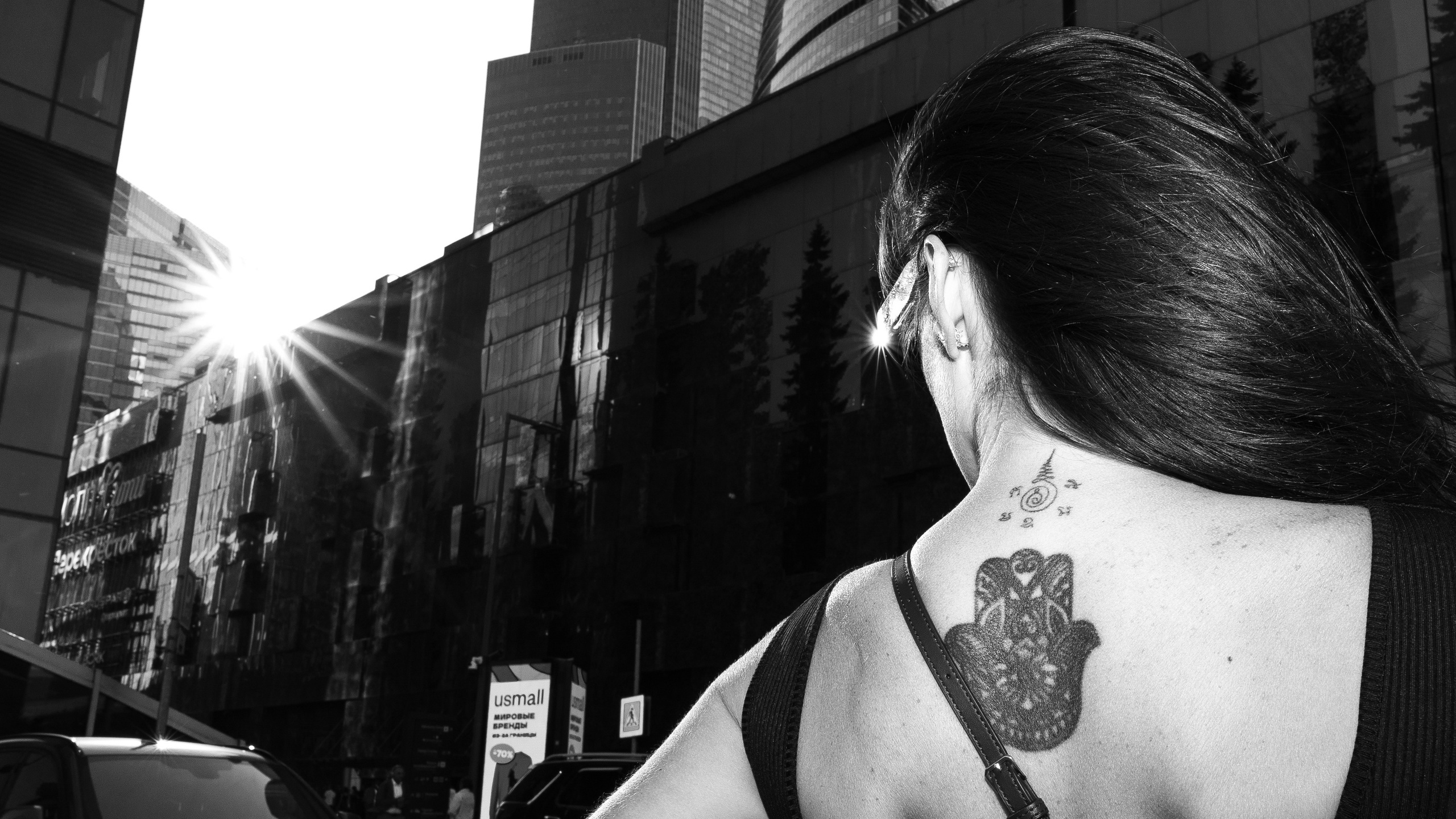 УЛИЦЫ. ПОБУДЬ ЗДЕСЬ И ЦЕЛЕЕ БУДЕТ ЭТОТ МИР