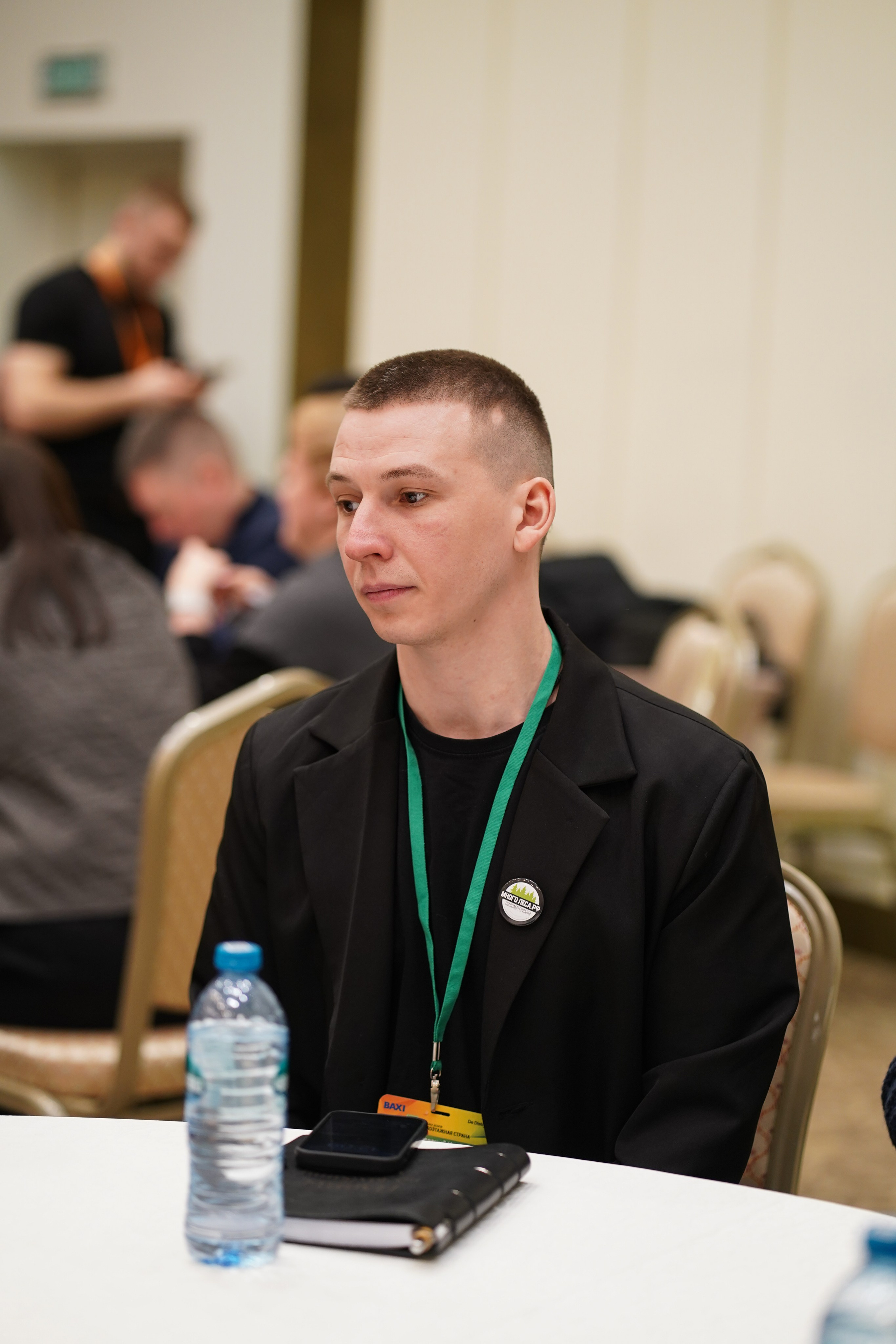 Малоэтажная страна конференция. Фотограф