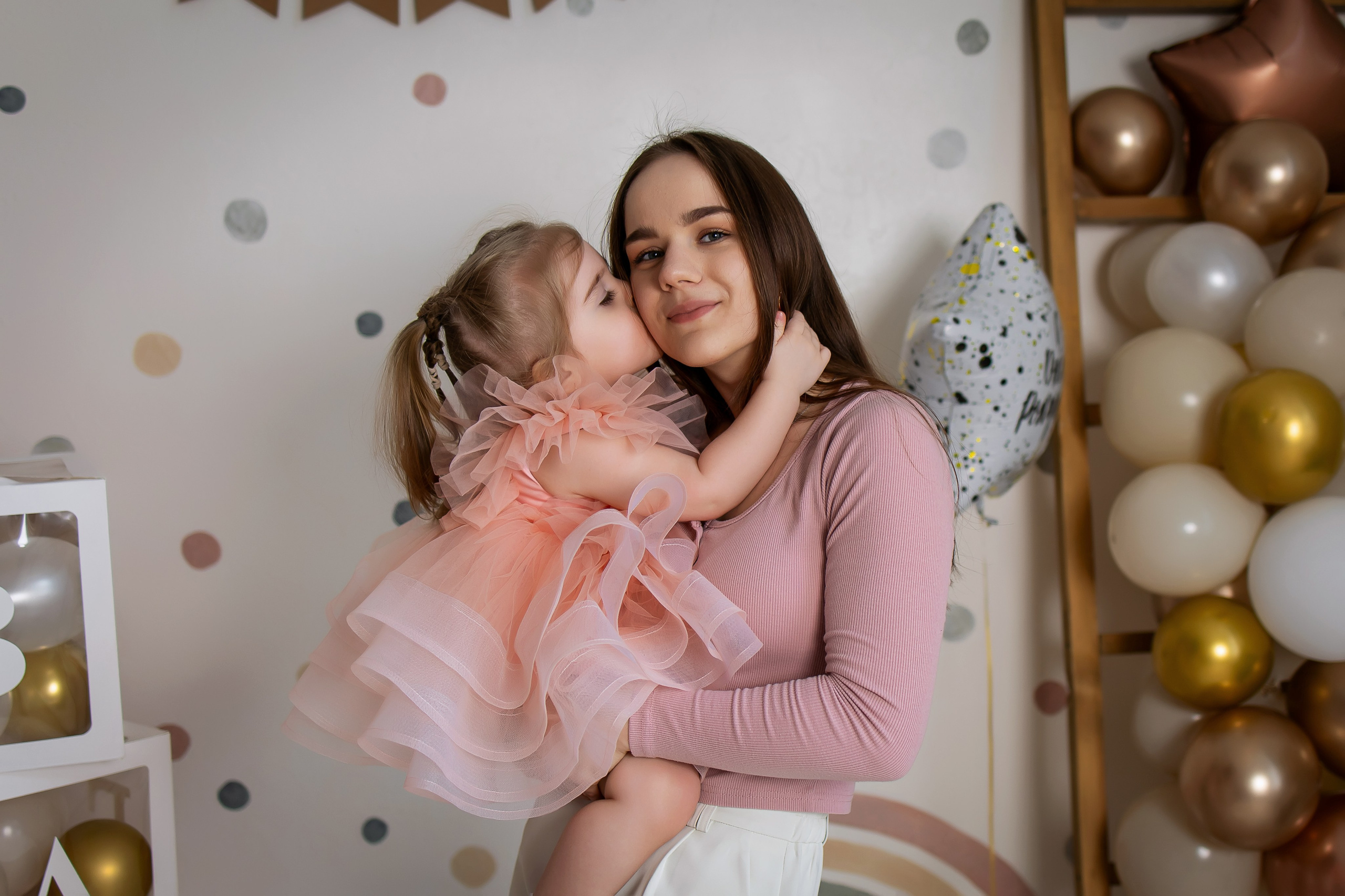 Ваши фотографии (2026 г.). Интерьерная фотостудия Background в Омске