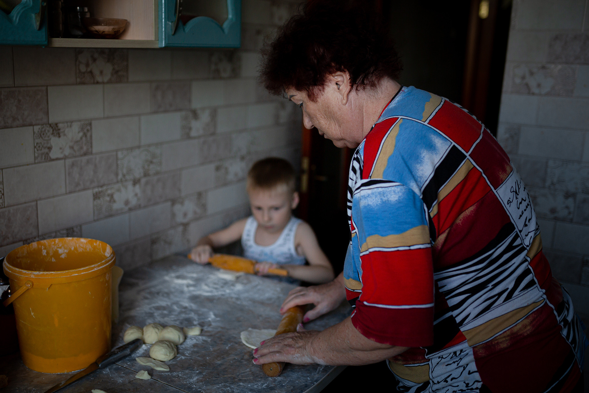 Вечер на кухне. Домашняя съёмка. Семейный фотограф Алёна Шаталова