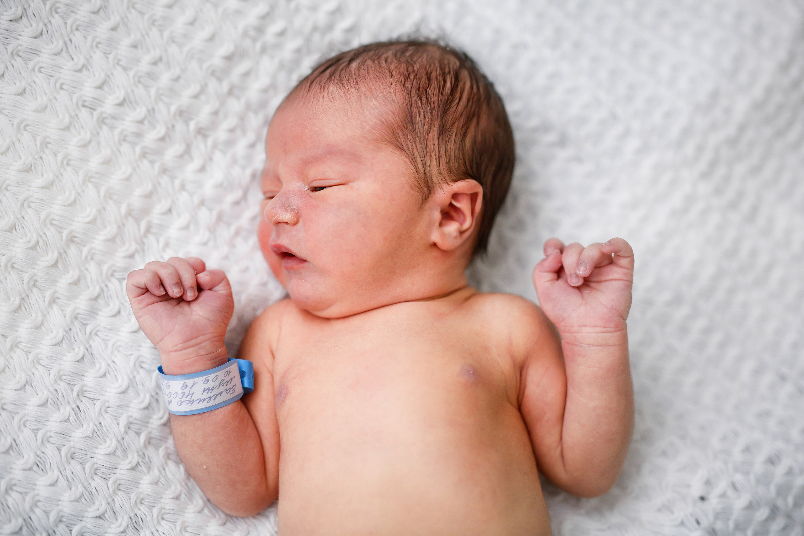 Выписка малыша. НЦАГиП. Отбасылық фотограф Алена Шаталова