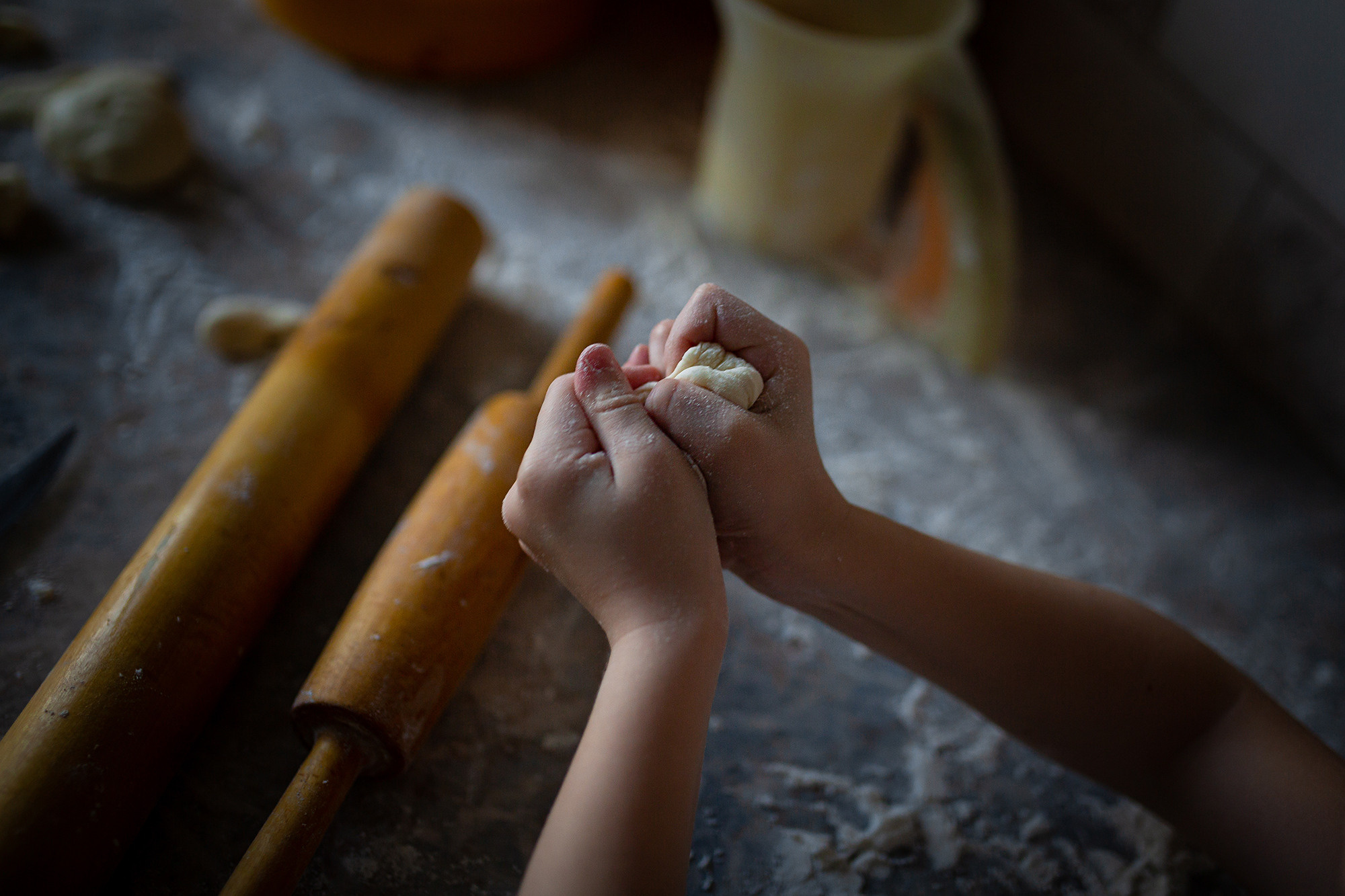 Вечер на кухне. Домашняя съёмка. Семейный фотограф Алёна Шаталова