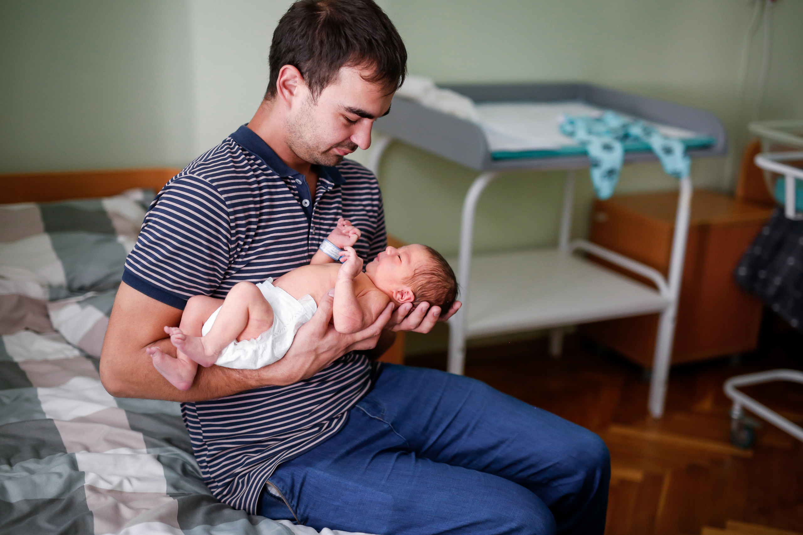 Выписка малыша. НЦАГиП. Отбасылық фотограф Алена Шаталова