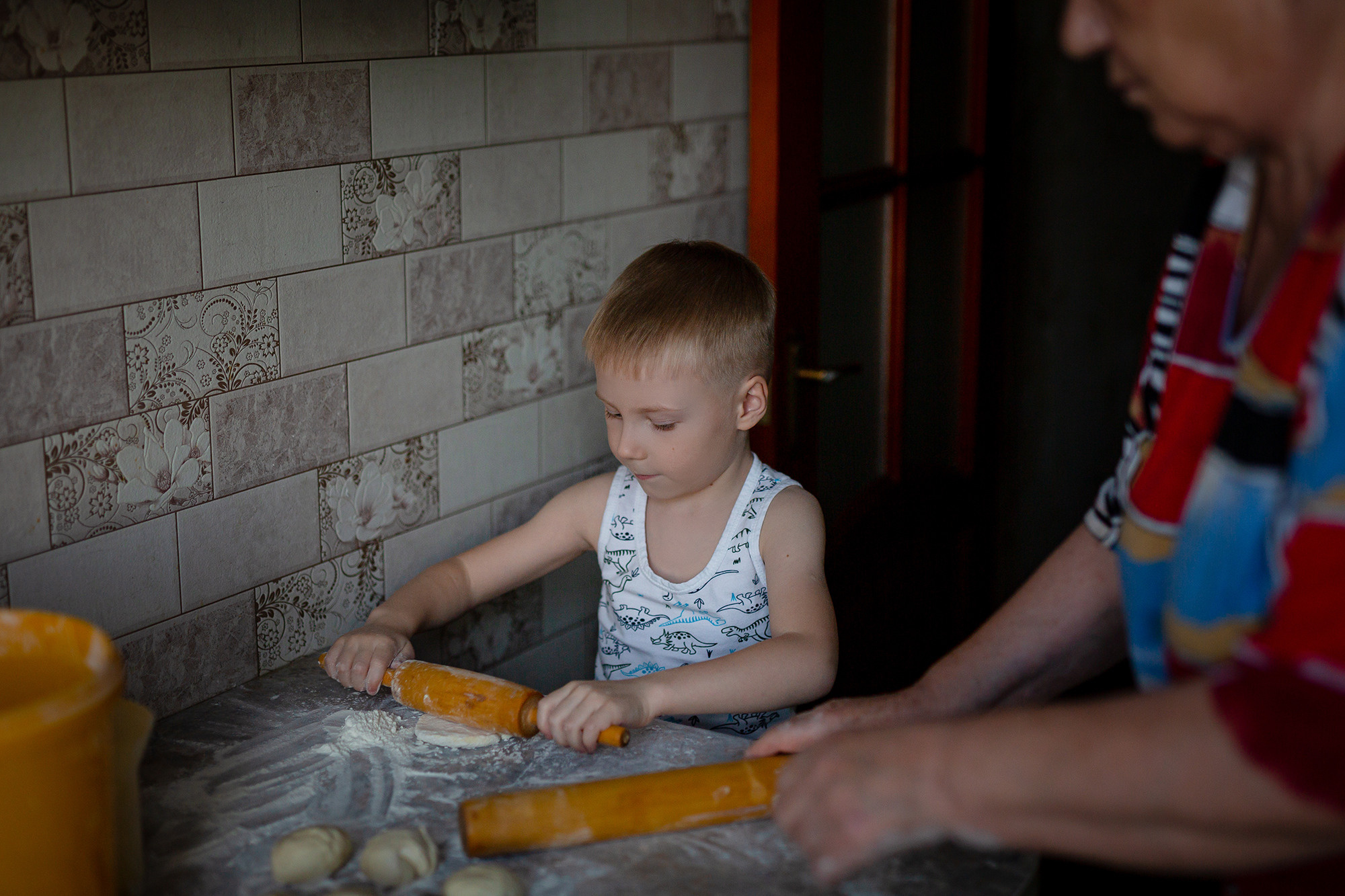 Вечер на кухне. Домашняя съёмка. Семейный фотограф Алёна Шаталова