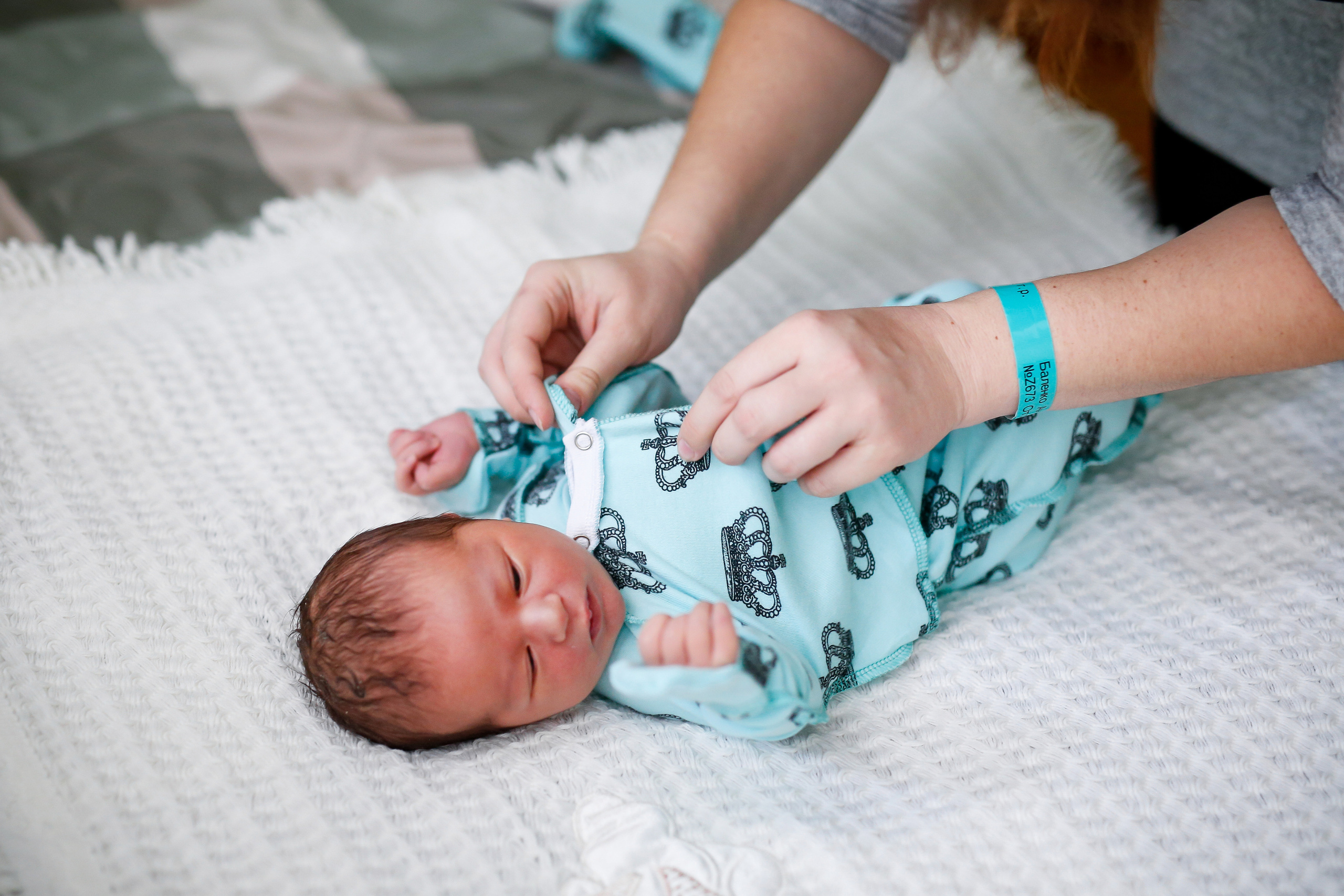 Выписка малыша. НЦАГиП. Отбасылық фотограф Алена Шаталова