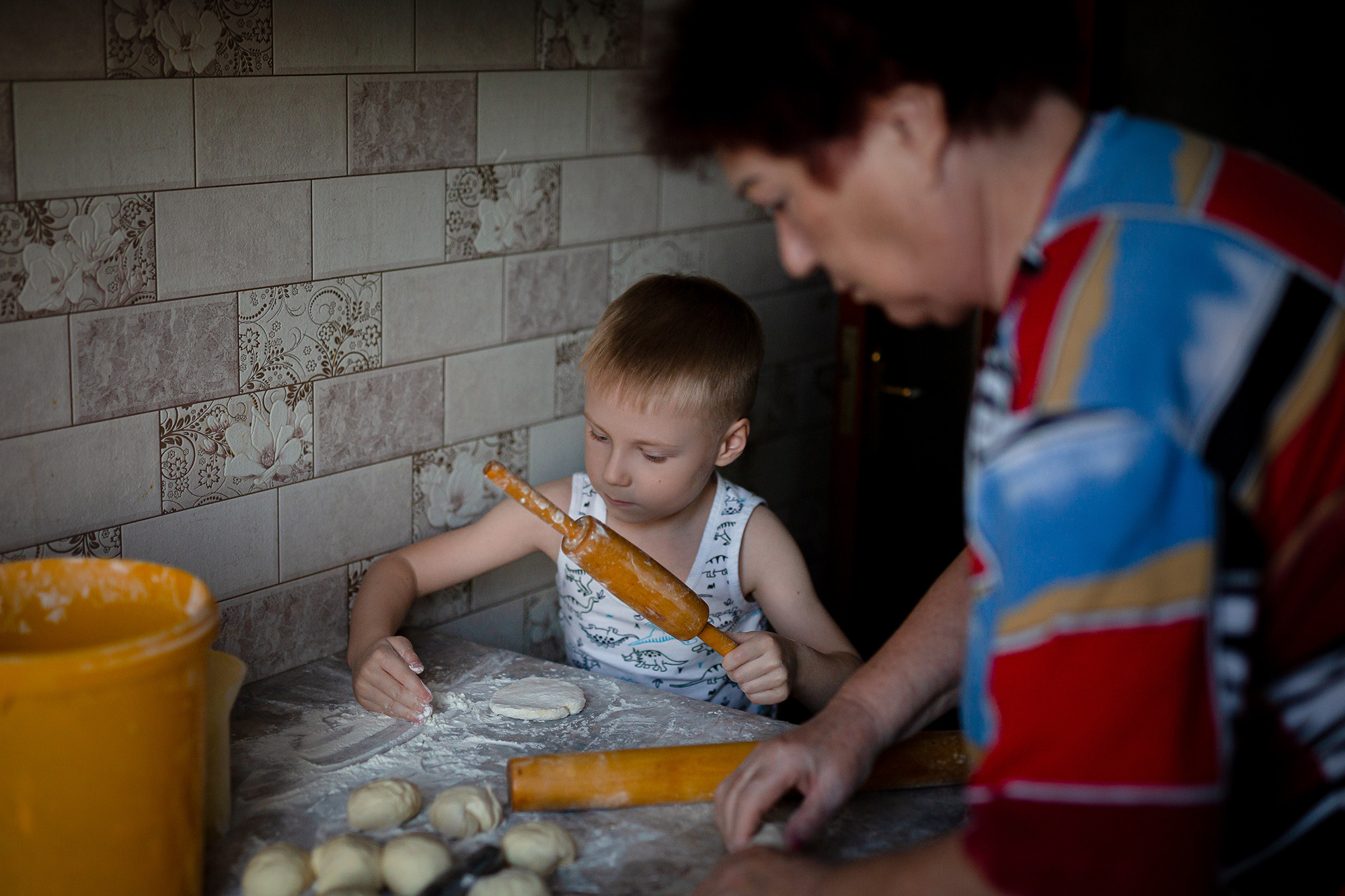 Вечер на кухне. Домашняя съёмка. Семейный фотограф Алёна Шаталова