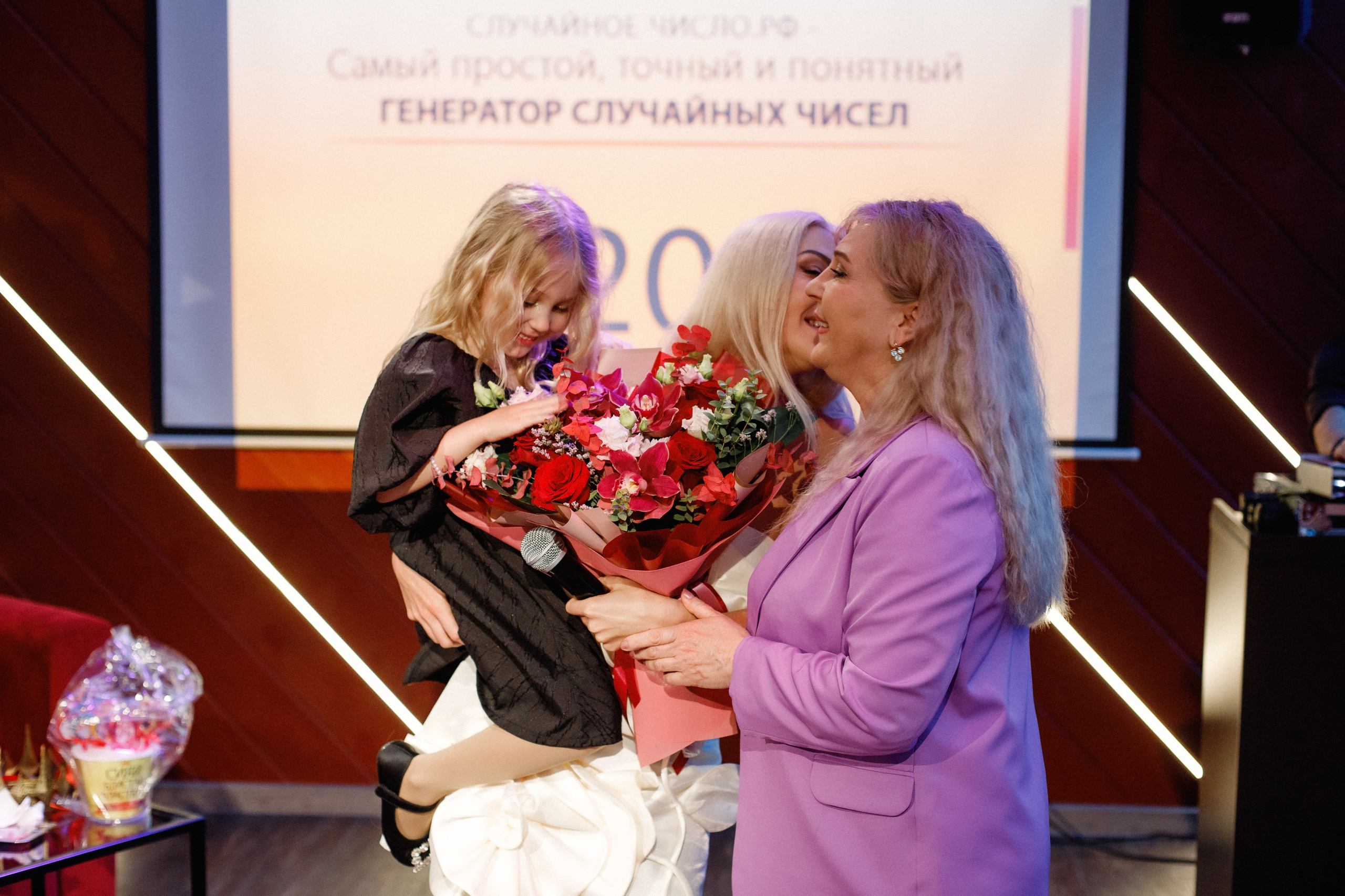 QUEEN KHV [12 ЛЕТ]. СВОИ. ФОТООТЧЕТЫ-СОБЫТИЯ-МЕСТА