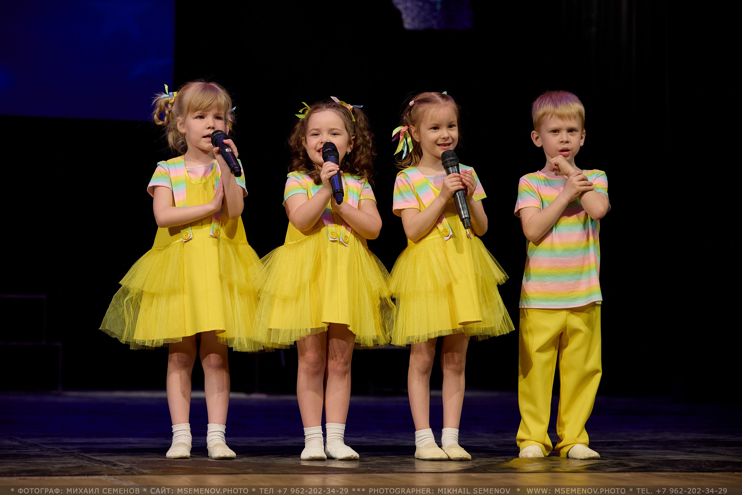 Концерт «Веселая семейка». Photographer for business Mikhail Semenov. Aqua photo studio, photo school