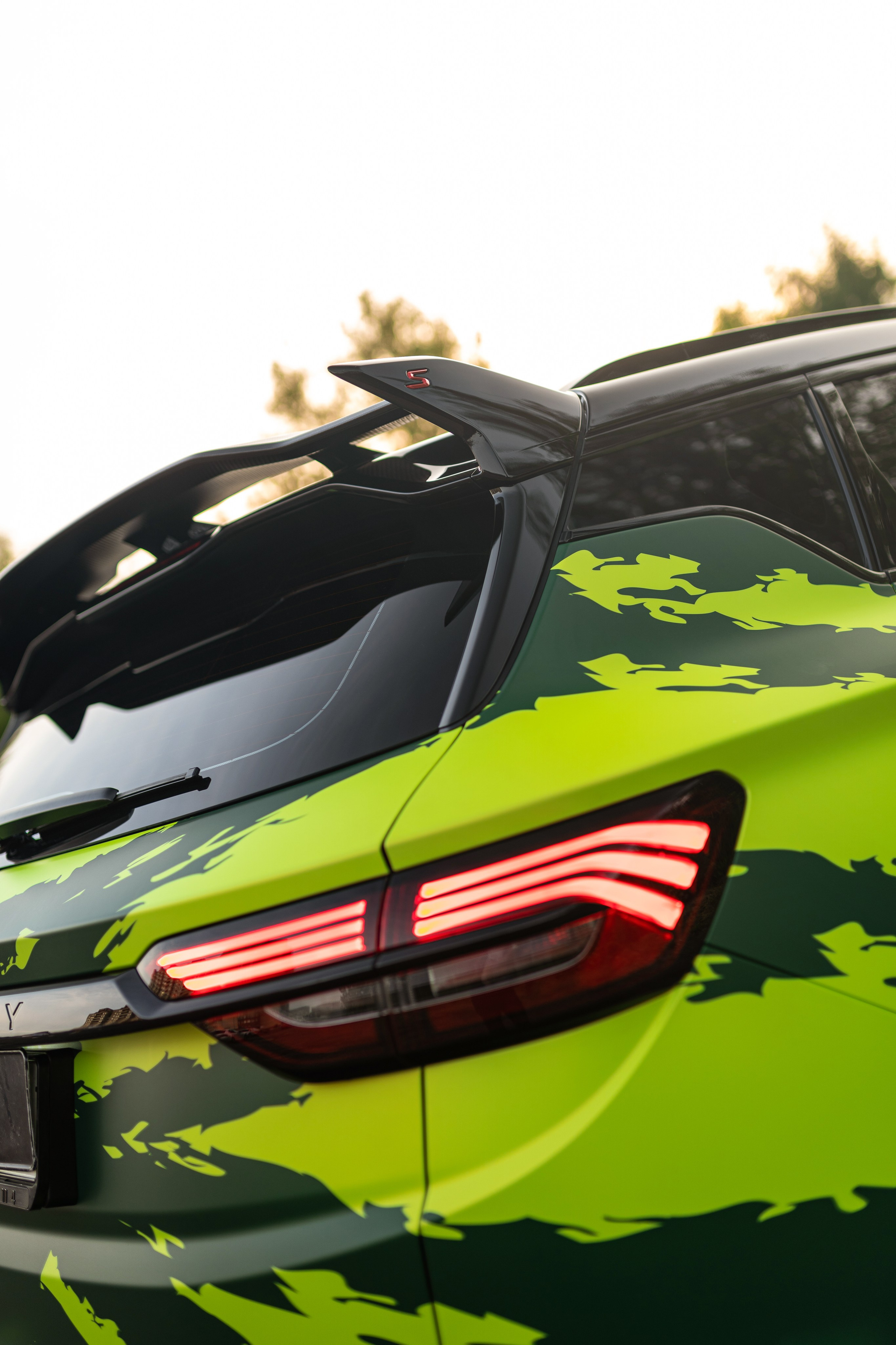 Винилография на Geely Coolray. Студия дизайна и оклейки авто Barmaley Design