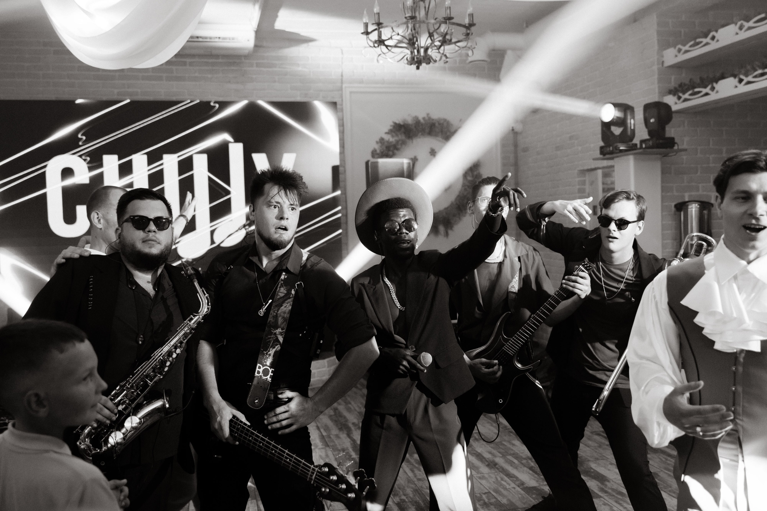 фотосессия свадебного банкета  кавер группа