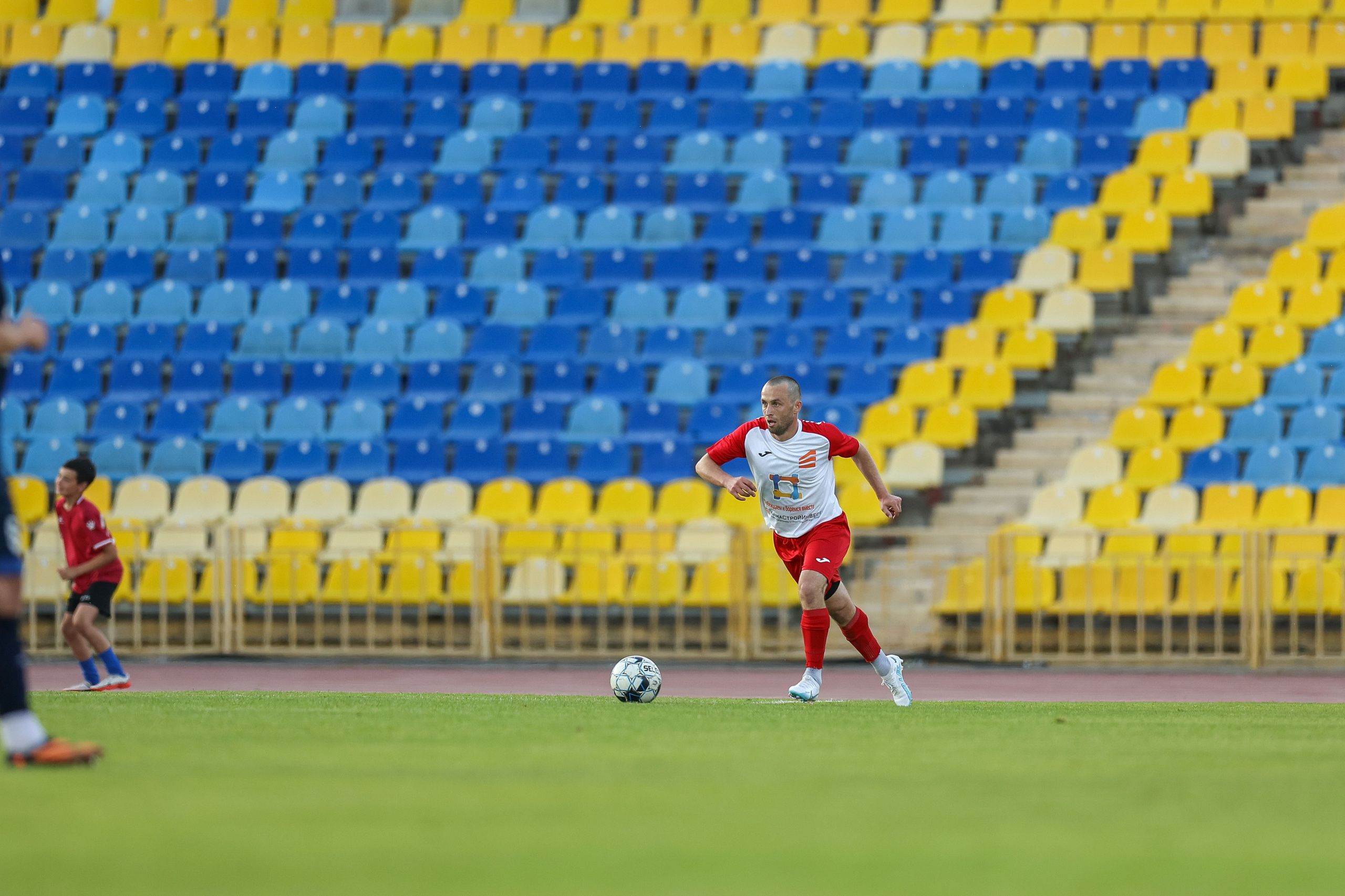 Благотворительный футбольный матч Друзья Бурмистрова vs ФК Fight Nights. Спортивный репортажный фотограф Казань Нафис Сиразетдинов