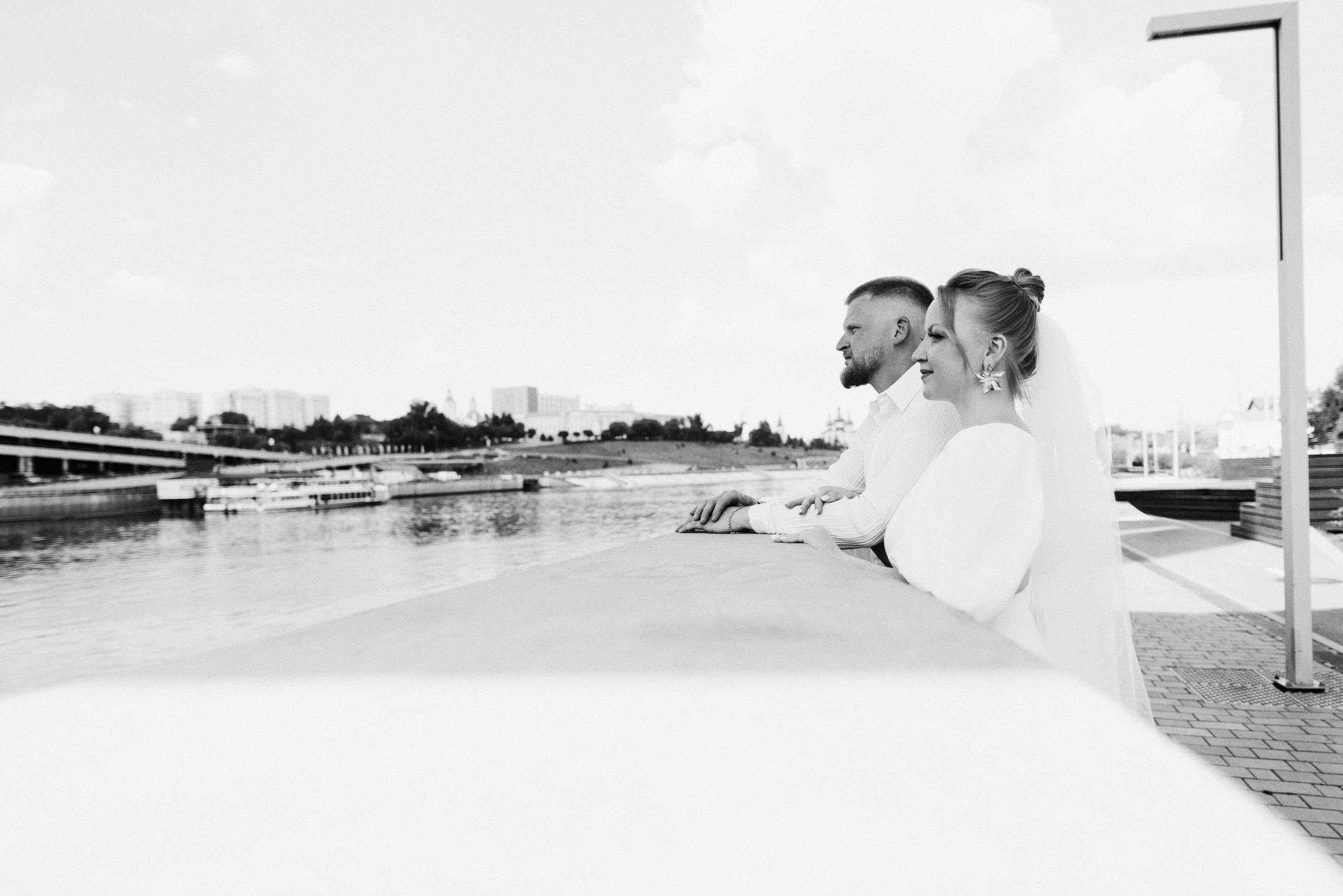 Свадебная фотосессия тюмень мост влюбленных. Фотограф Дарья Мустафина, Тюмень