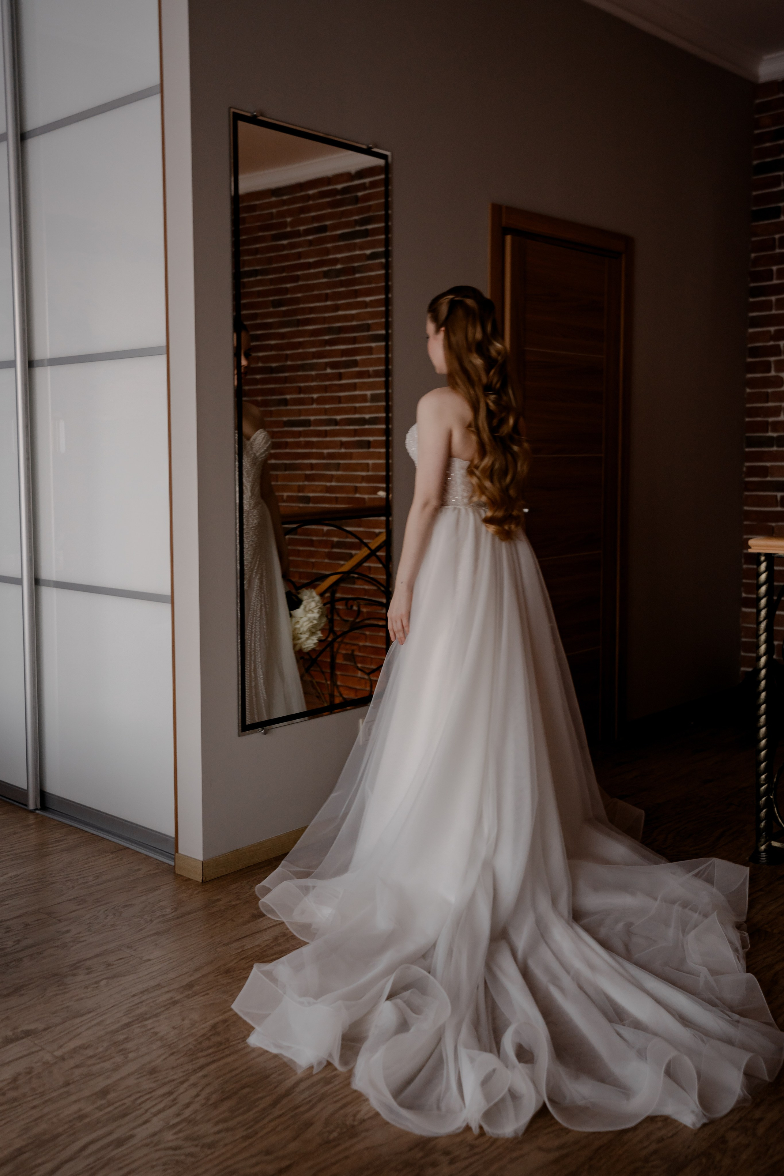 СВАДЕБНАЯ СЬЕМКА СБОРОВ В ОТЕЛЕ И ВЫЕЗД НА ЦЕРЕМОНИЮ (СНЯТО В СИБИРЕ В НИЖНЕВАРТОВСКЕ)М. Профессиональный фотограф, Санкт-Петербург — Виктория Богомолова