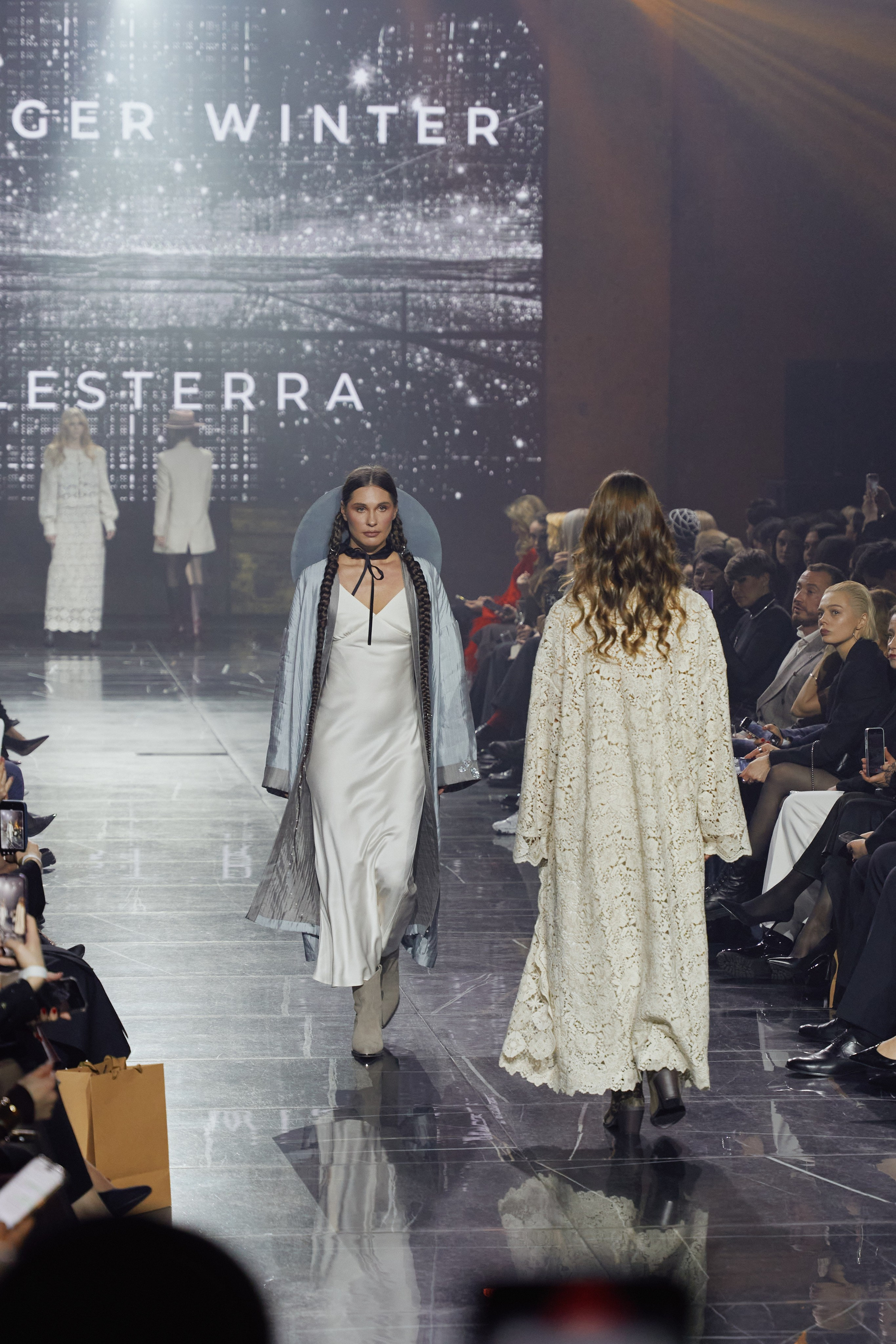 Показ KAMERGER | ODETTA. Свадебный фотограф и видеограф из Санкт-Петербурга Агарков Никита