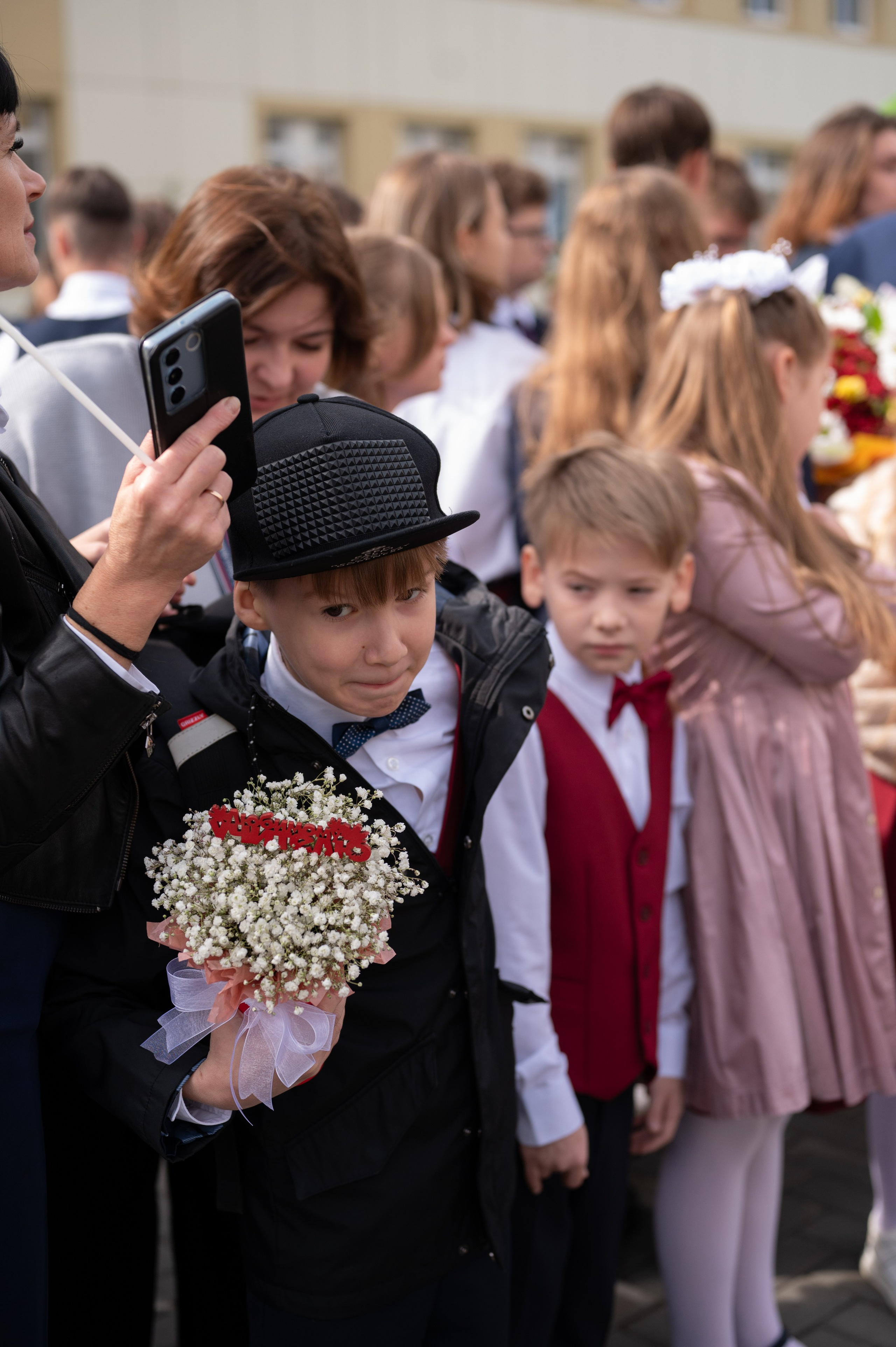 1 сентября 16 гимназия 2 класс (линейка + в классе+ на улице). Фотограф новорожденных, семейный детский в Тюмени Татьяна Морозова