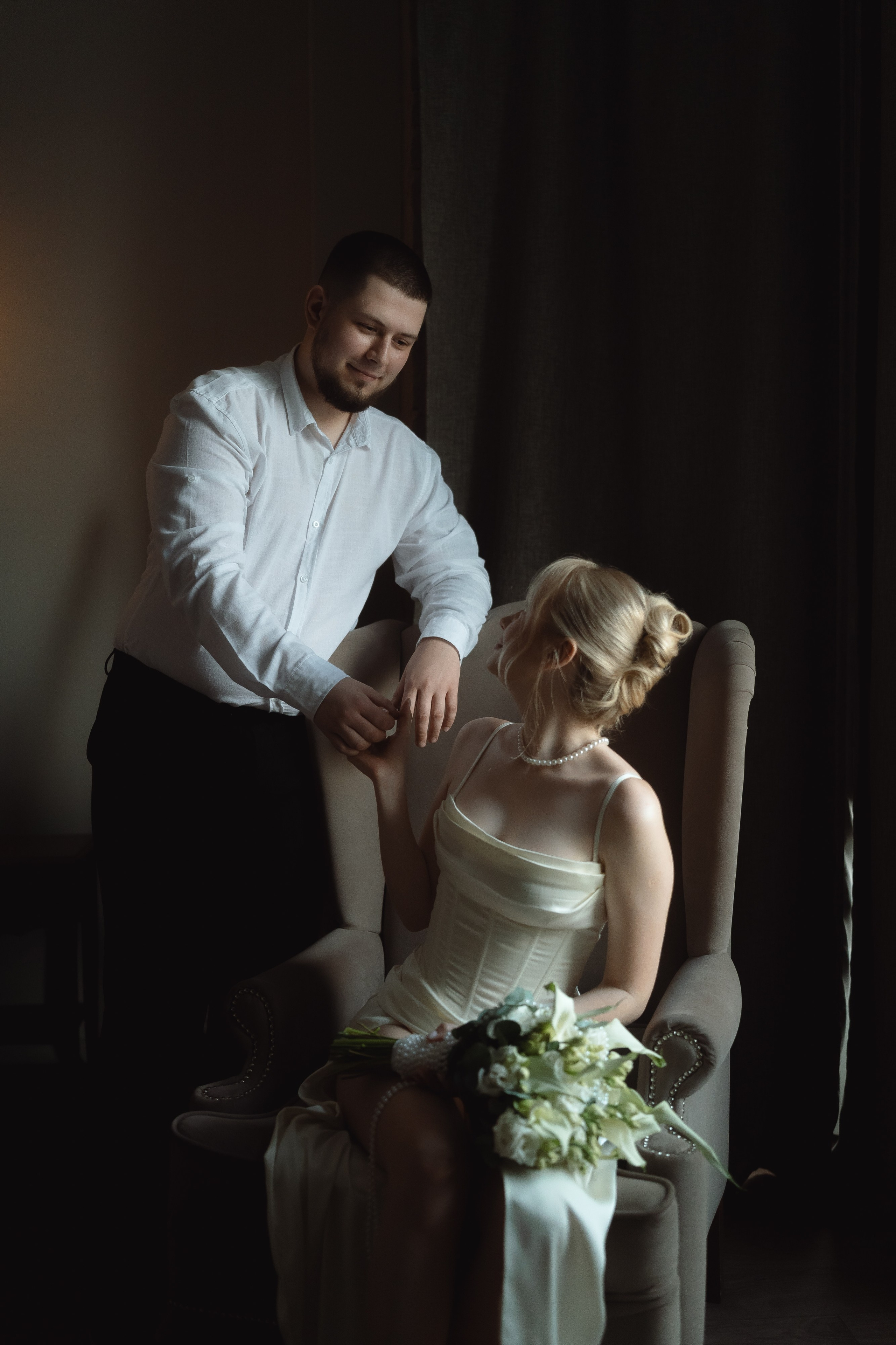 Свадебное утро пары в отеле Санкт-Петербурга