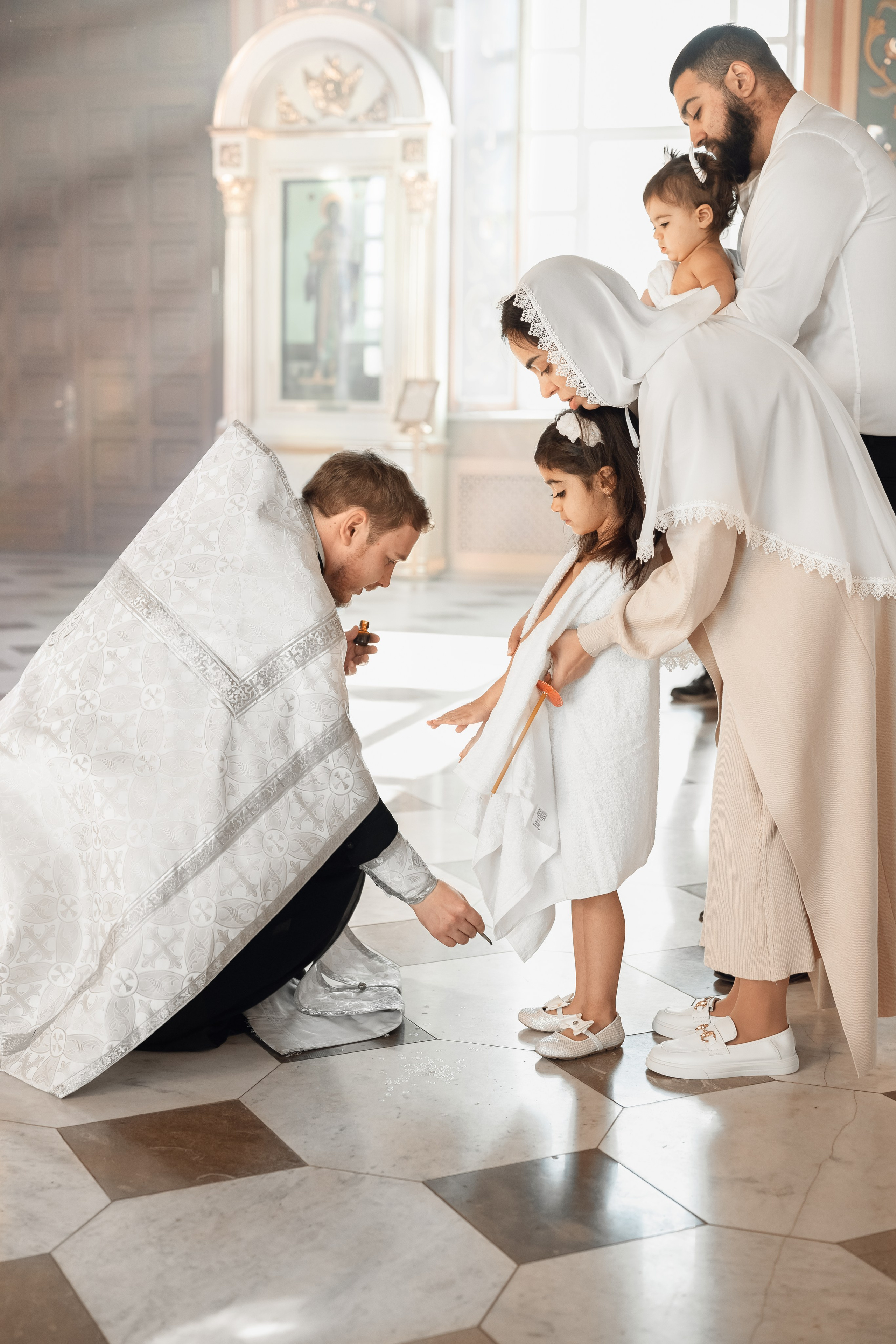 Храм Угрешского. Двойное крещение. Церковный фотограф на Таинство Крещения и Венчания в Оренбурге и Оренбургской области Екатерина Белкина