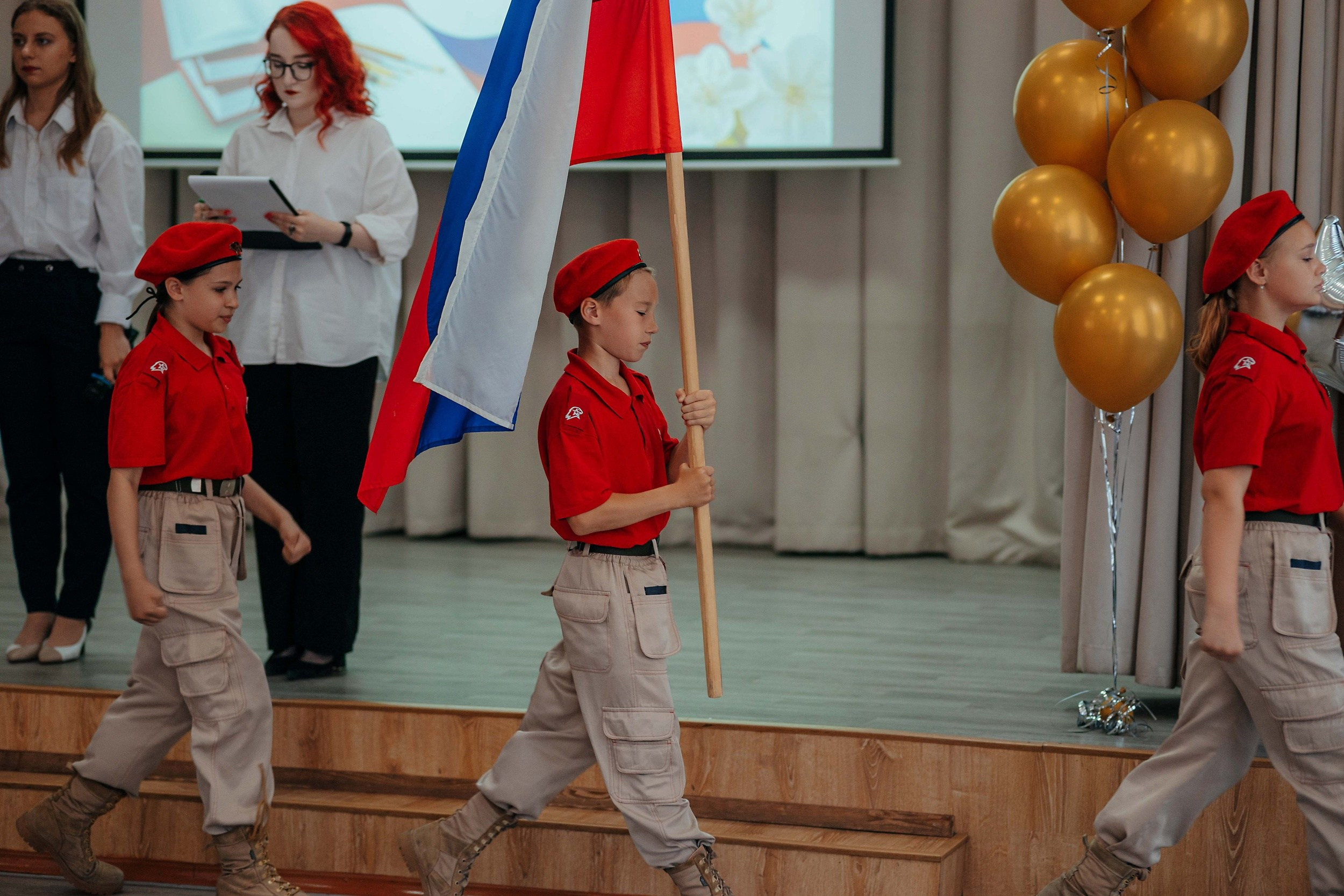 Школьный фотограф в Барнауле | Школьные фотосессии. Репортажный (Event) фотограф в Барнауле | Даниил Маркин | Качество и вайб