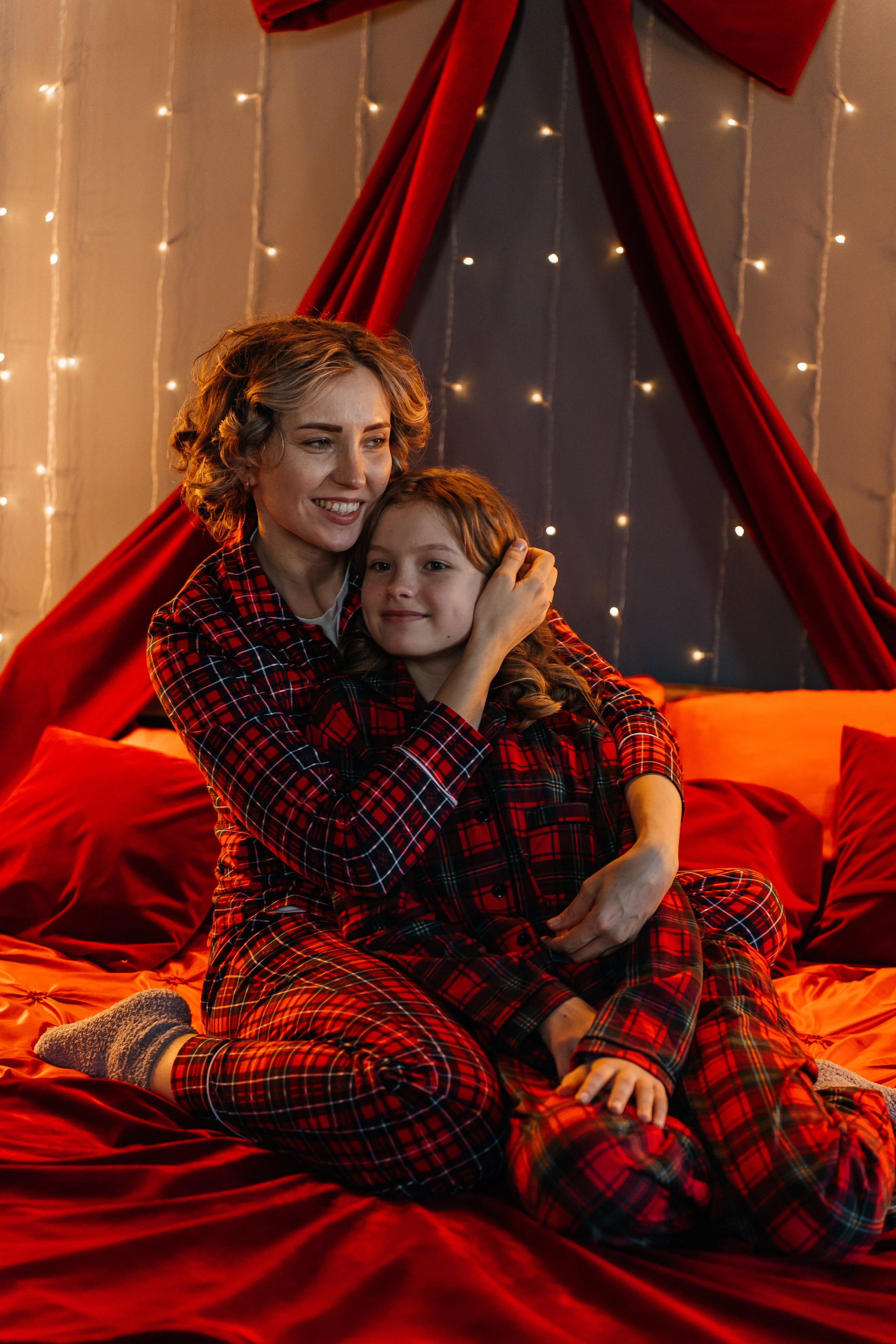 Ночь перед Рождеством. Для тех, кто не ждёт удачи, а создаёт её. Каждая фотосессия — это твой момент, твой стиль, твой успех. 📸