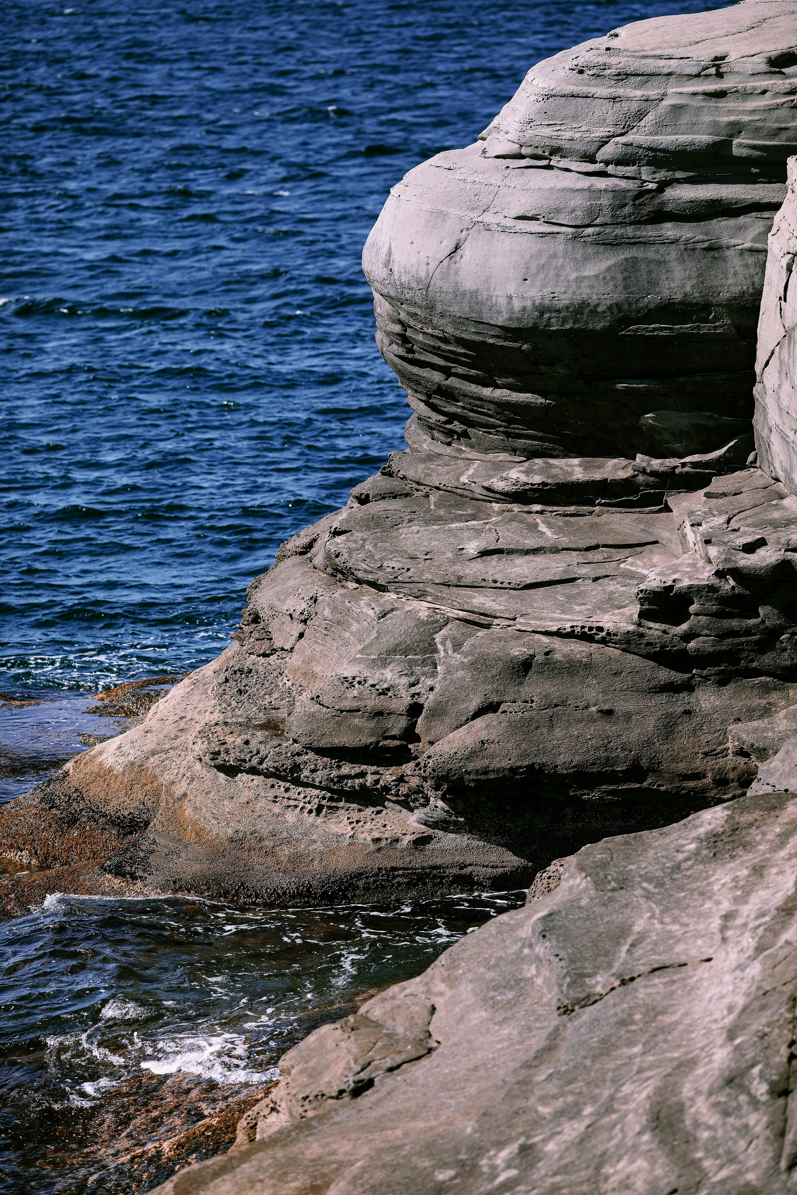 Морской фон для смартфона - кусочек мыса Тобизина во Владивостоке
