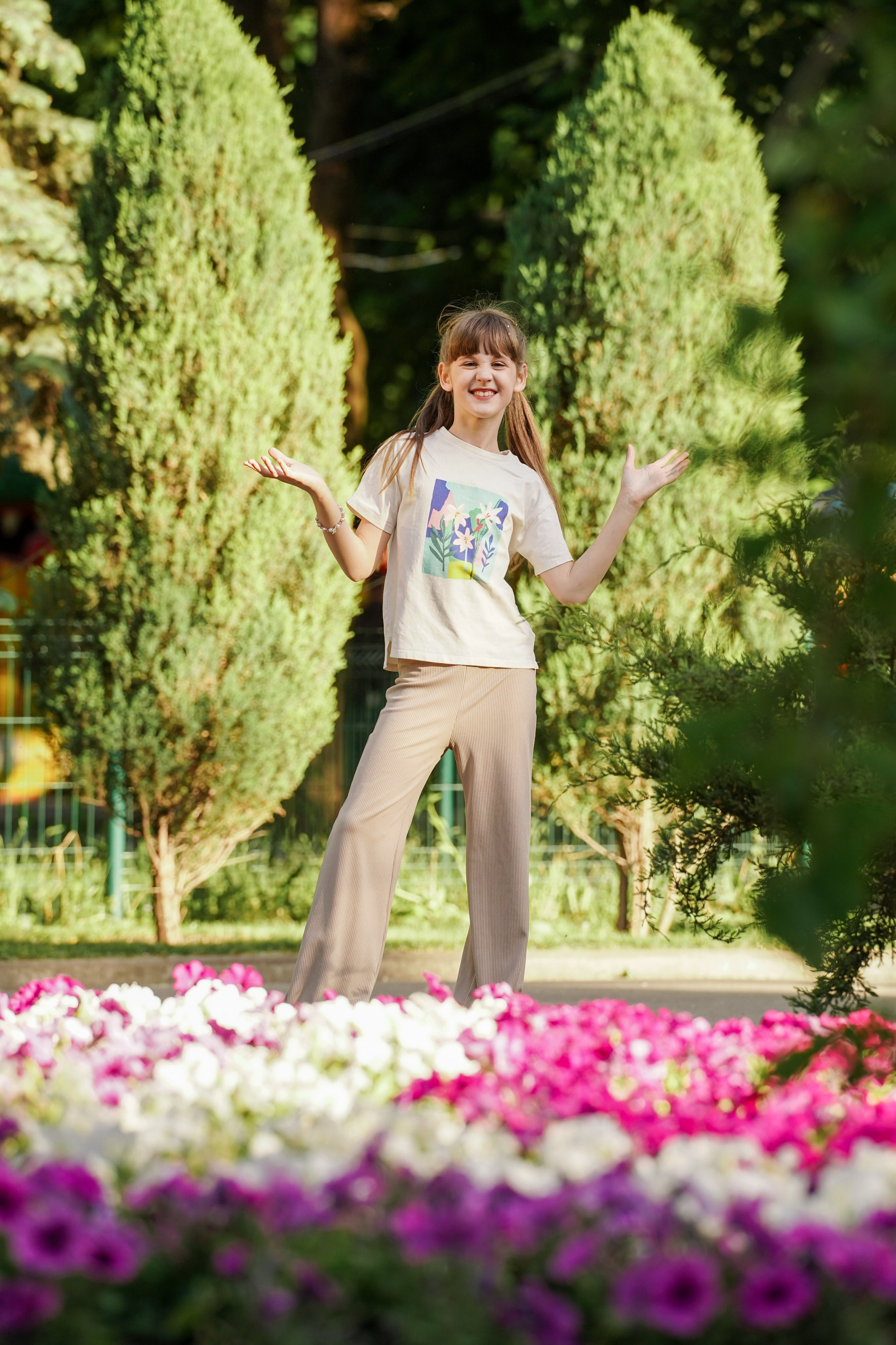 Семья в парке Островского. MEMENTO.Выпускные альбомы, школьные, юбилейные и другие книги. Ростов-на-Дону