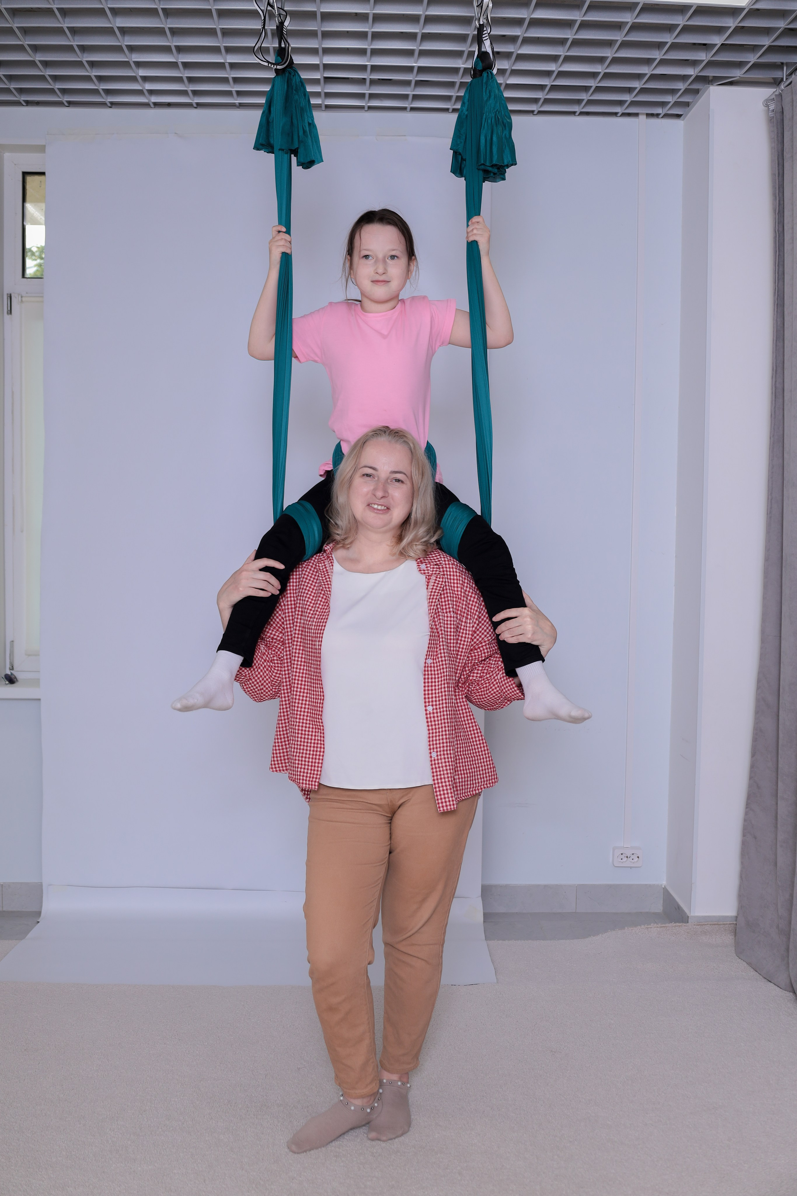 Детская аэройога. Фотограф Надршина Лилия