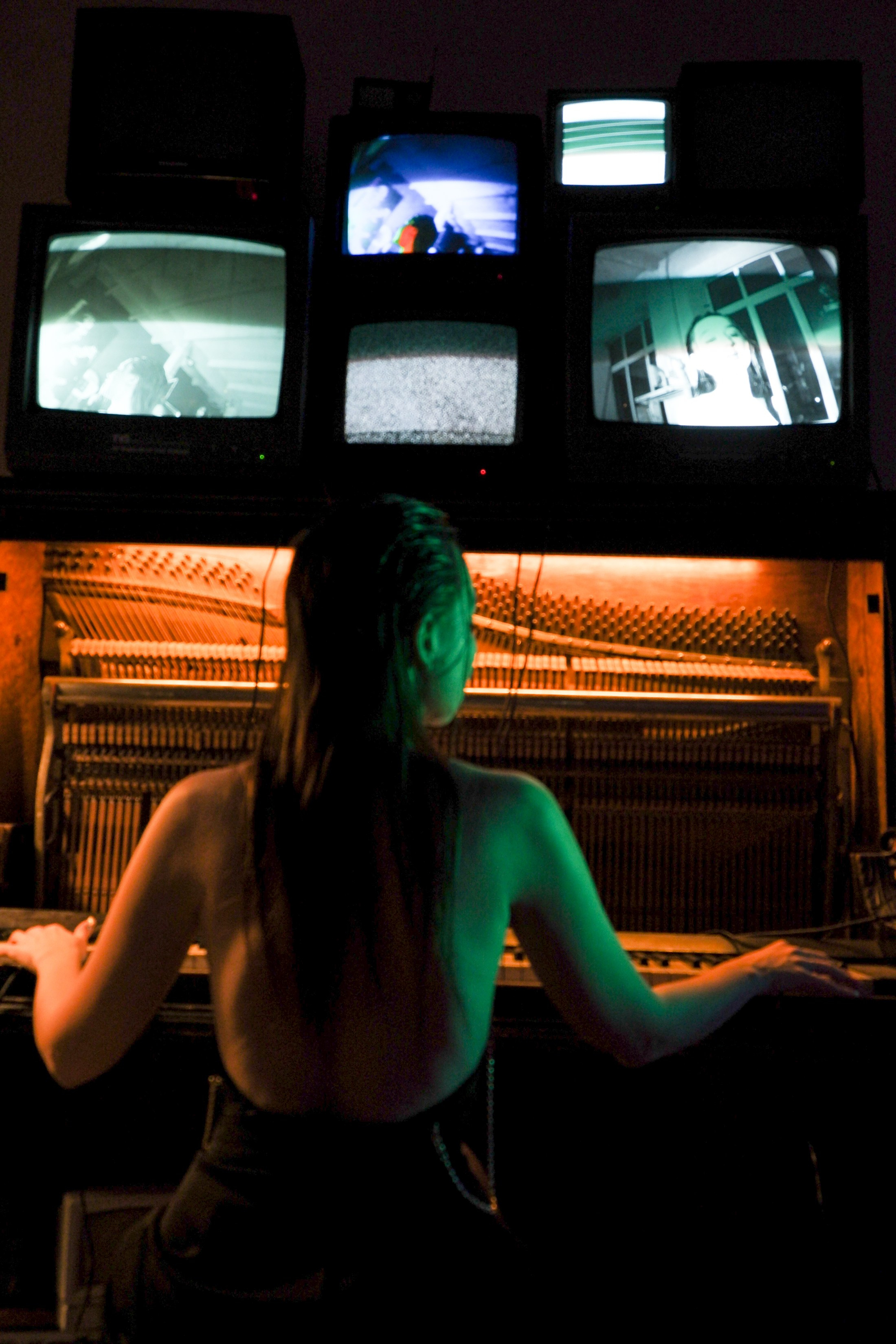 Антиутопия в цветах. Фотограф | Александр Очковский