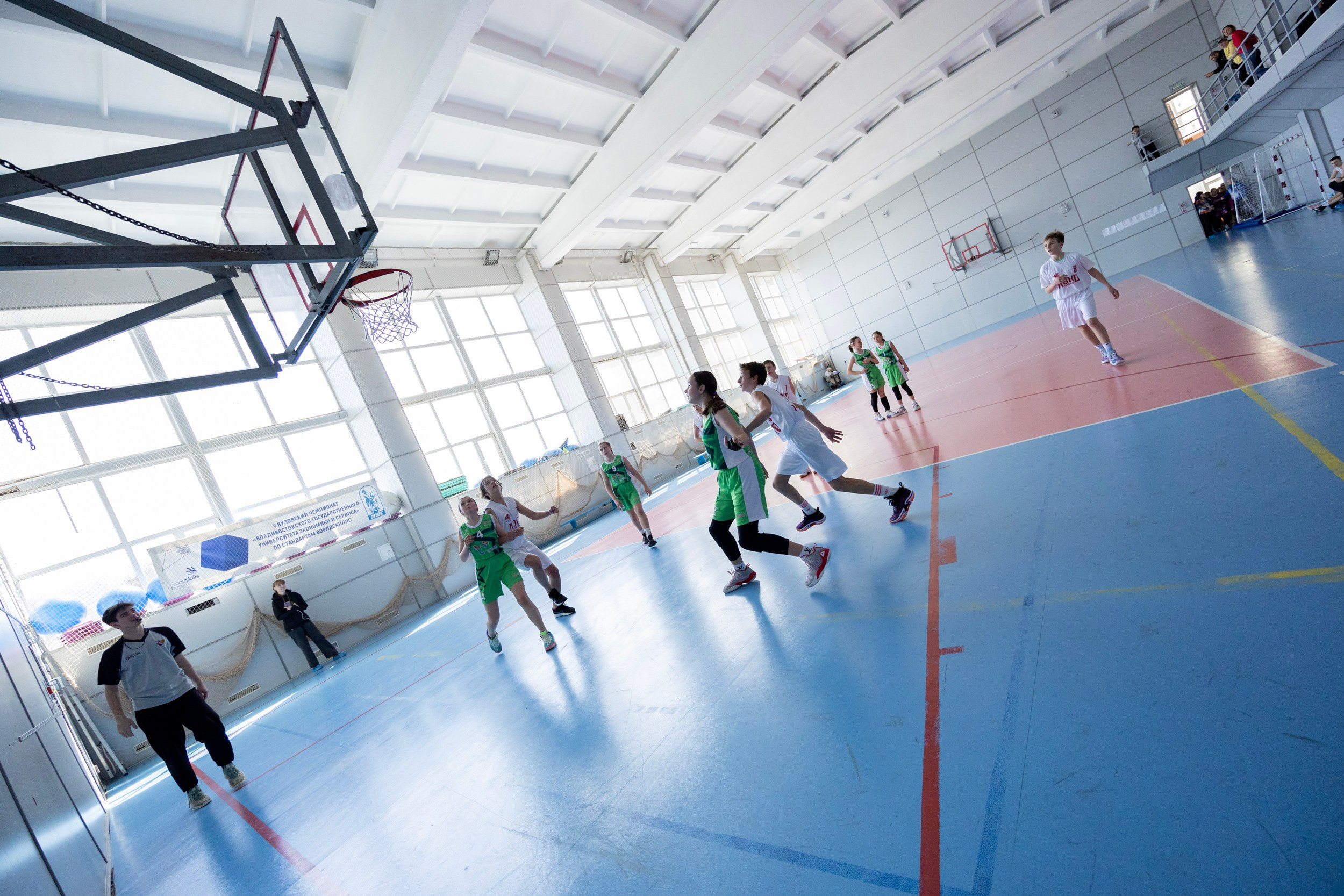 Соревнования по баскетболу среди школьников. Репортажный и портретный фотограф в Владивостоке