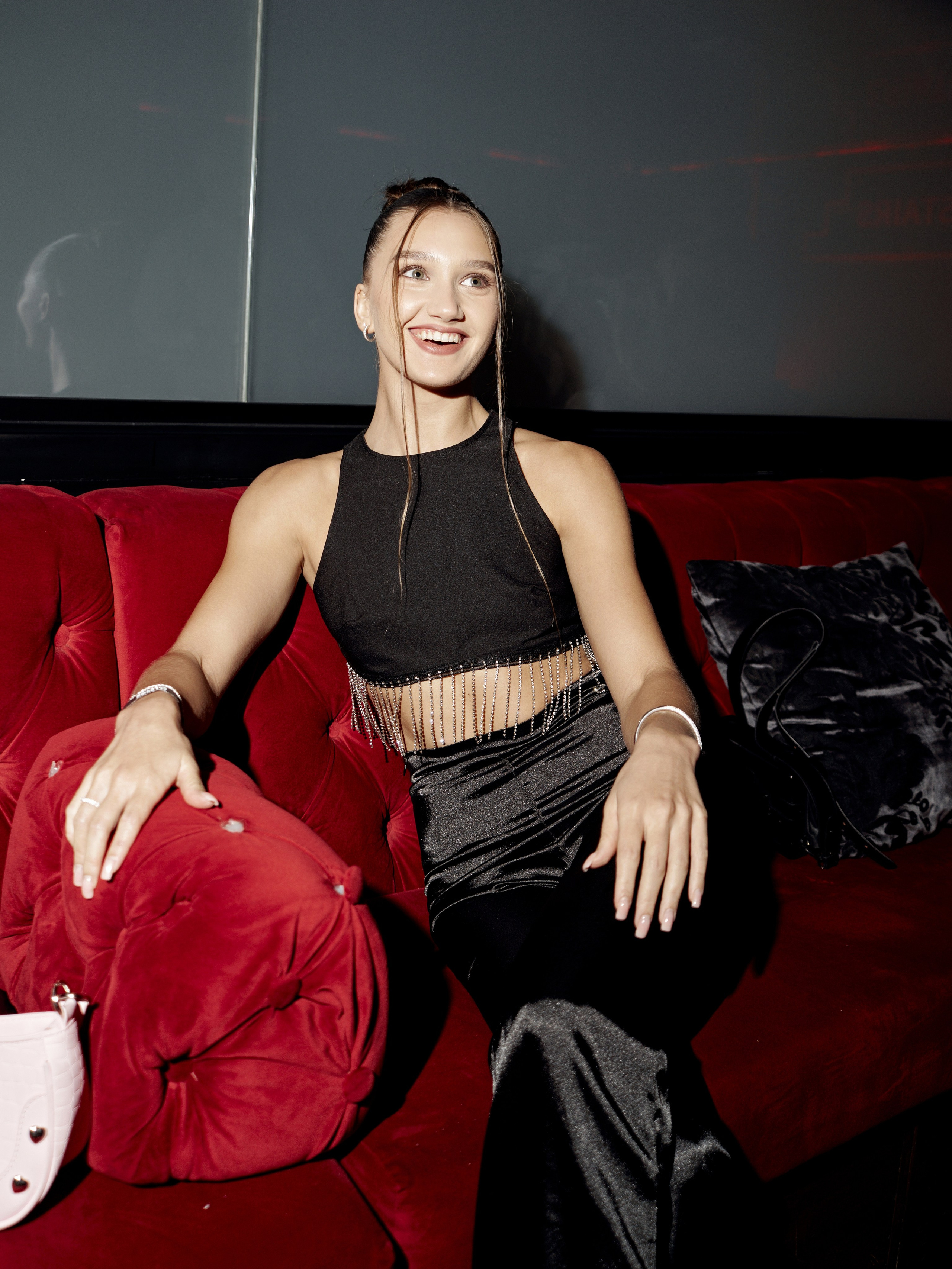 CLUB. NOIZOMAX Художественный фотограф в Дубай