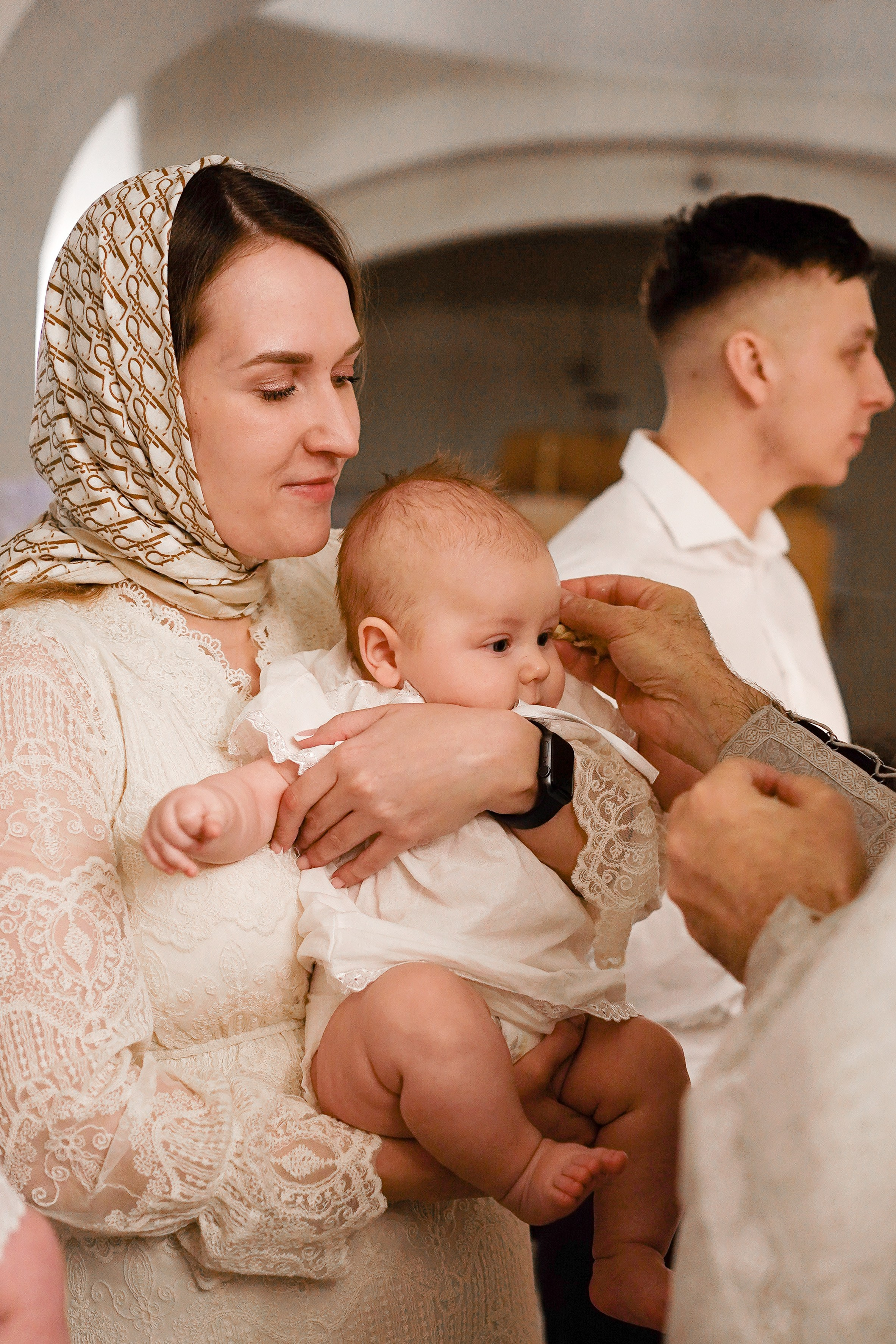 Таинство Крещения в храме Живоначальной Троицы в Троицке. Семейный и детский фотограф в Москве Екатерина Офицерова