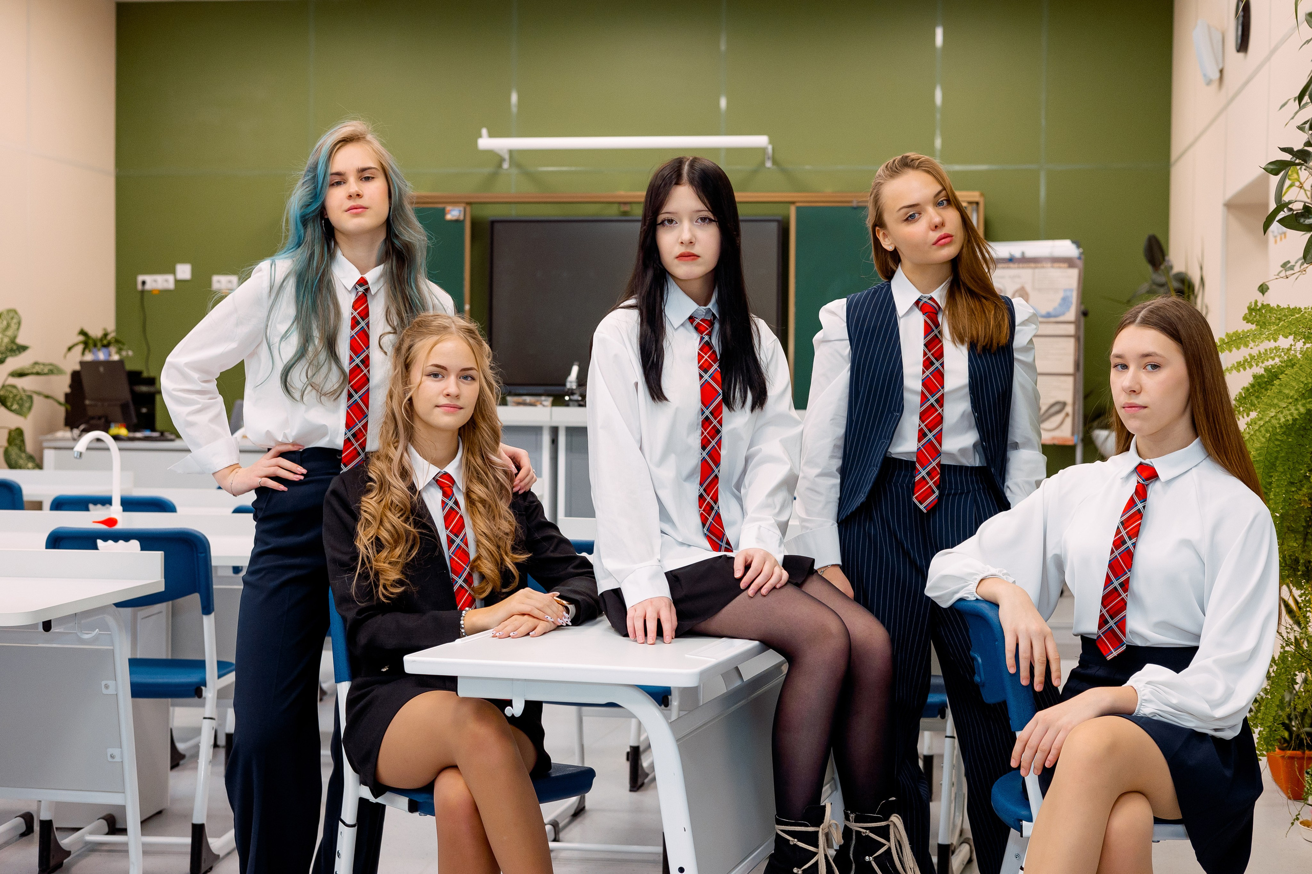 СТАРШАЯ ШКОЛА. Фотокомпания «Алые паруса» выпускные альбомы Москва и МО