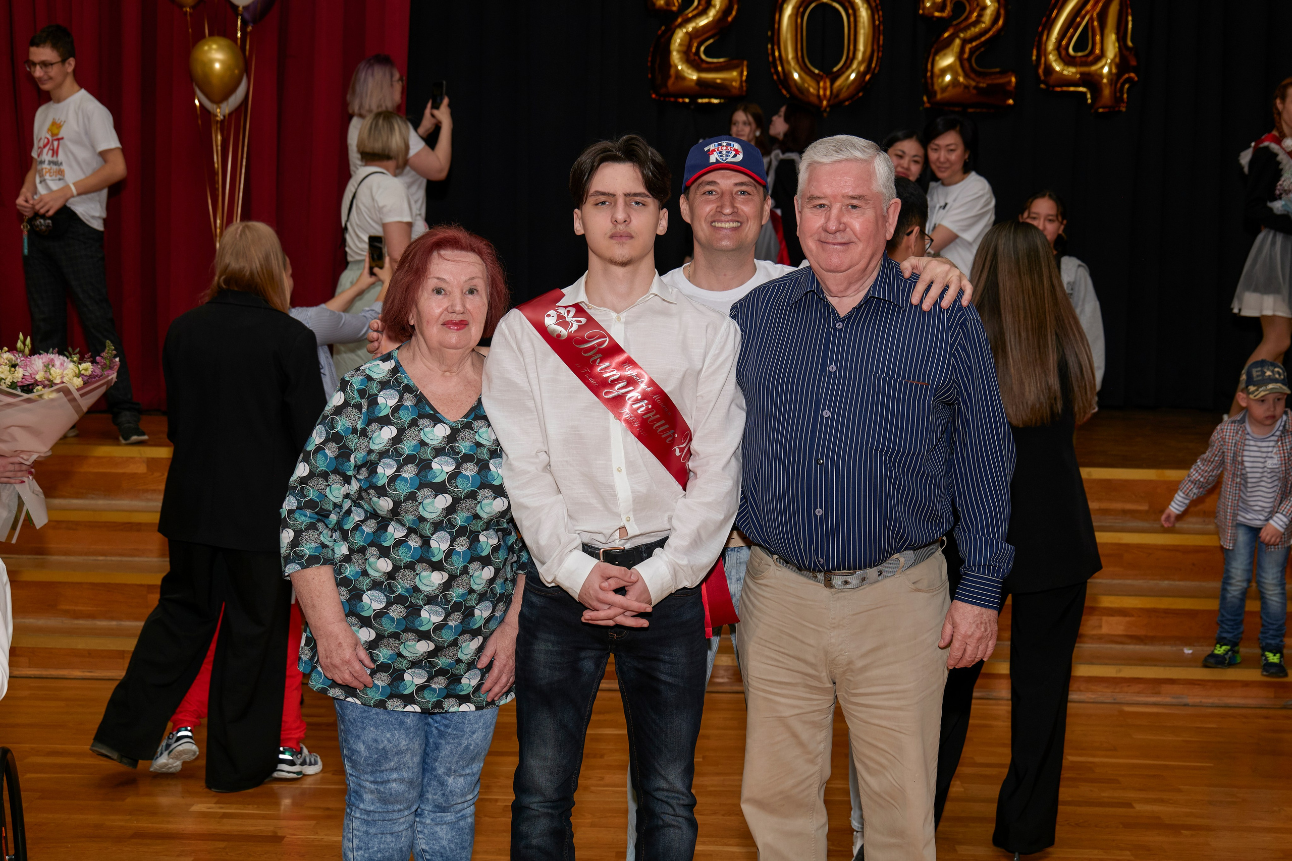 Последний звонок школа 1413. Детский и семейный фотограф г. Москва Оксана Катаджи