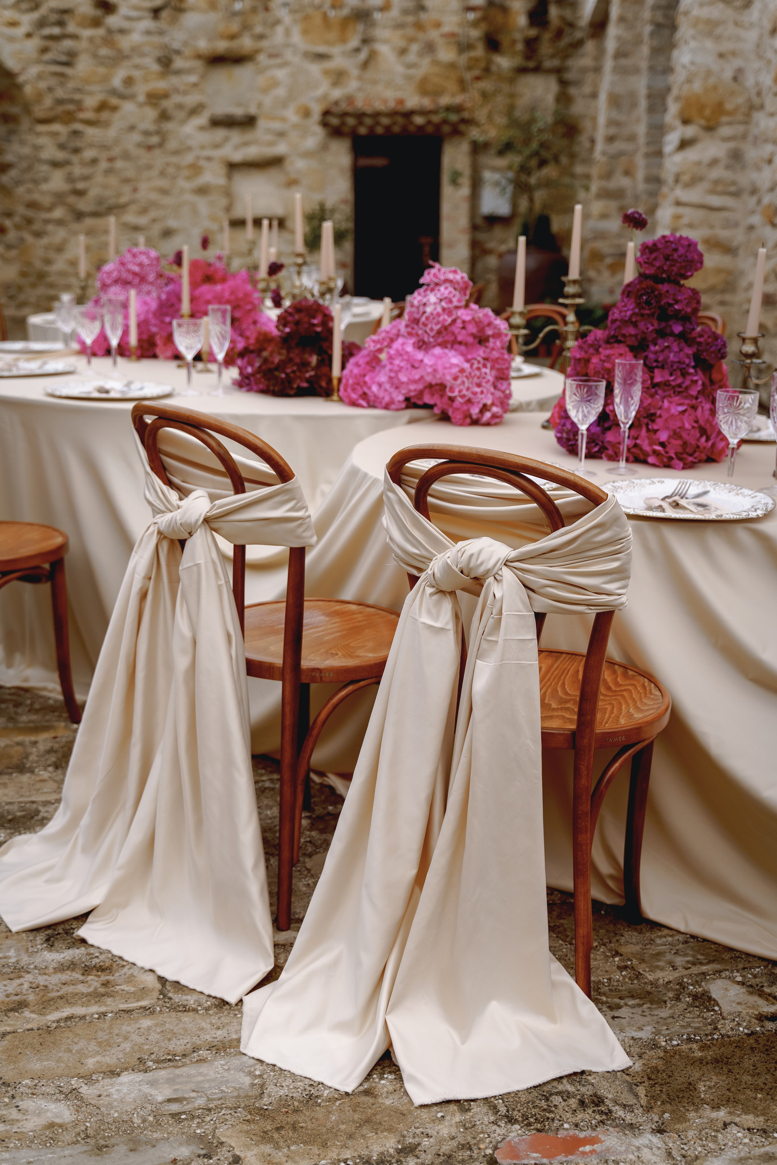  Свадебный ужин с элегантным декором в стиле прованс на винодельне