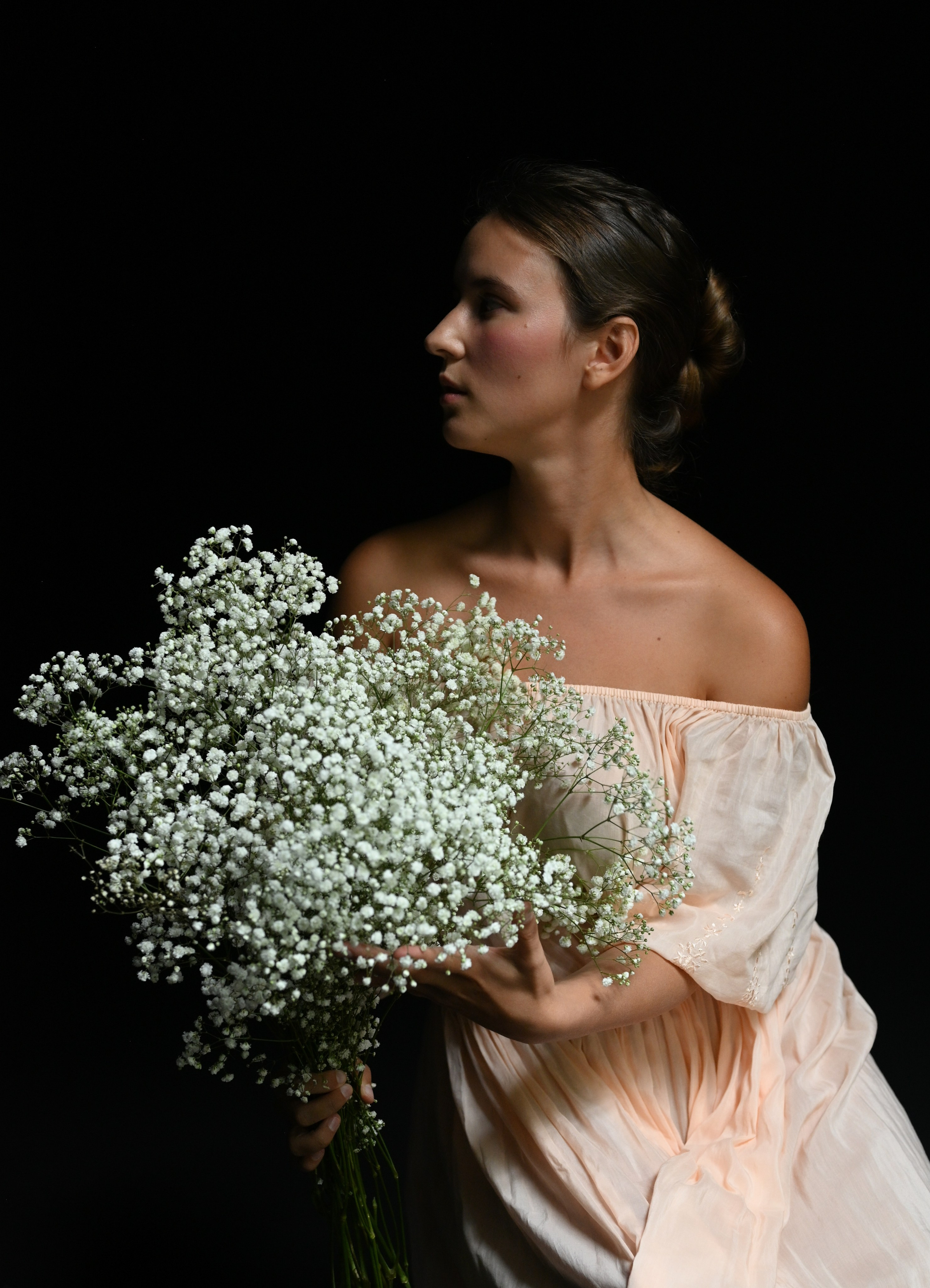 Анна с цветами. Портретный фотограф в Москве Анна Фаустова