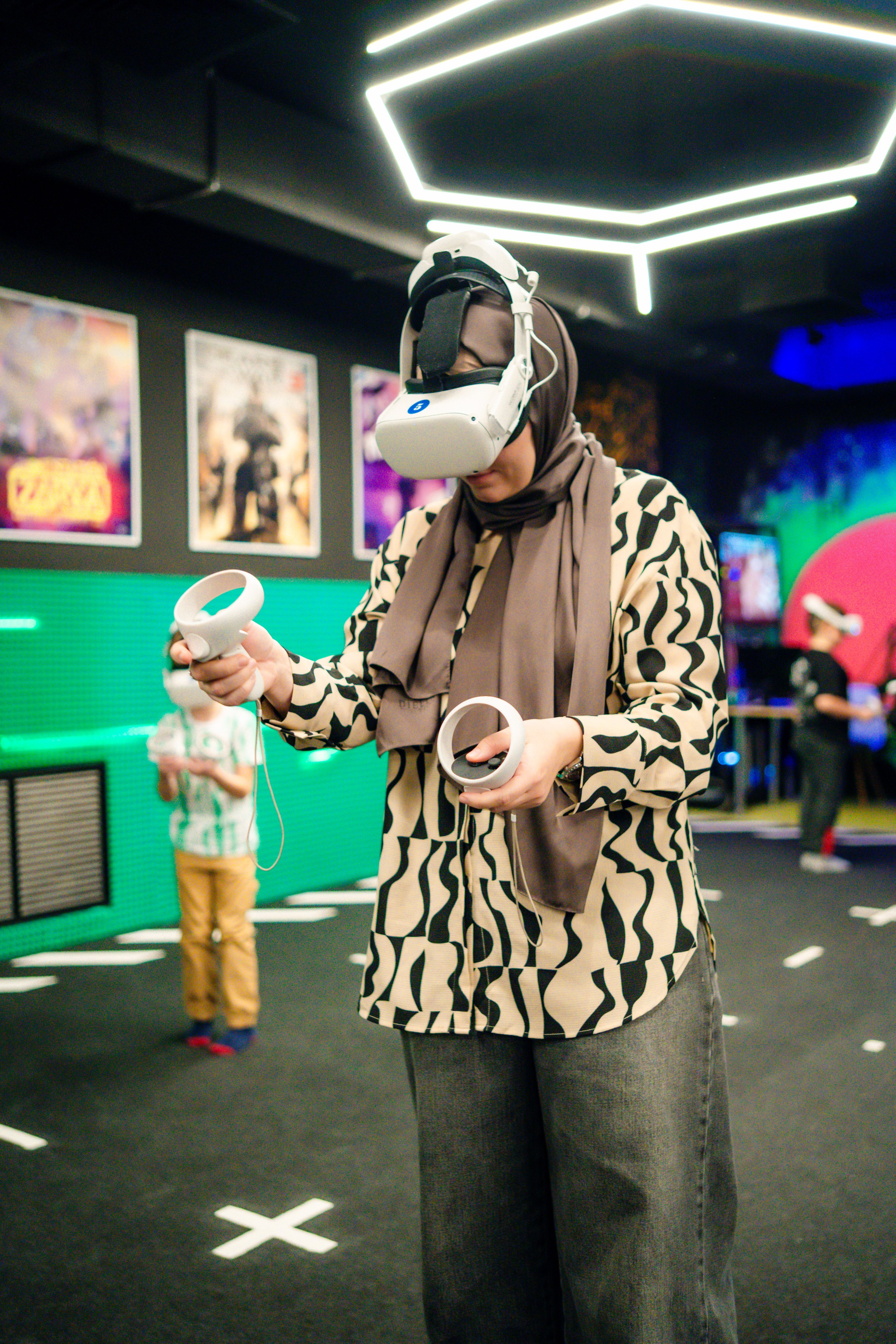 VR (November-December 2024). Felixtones