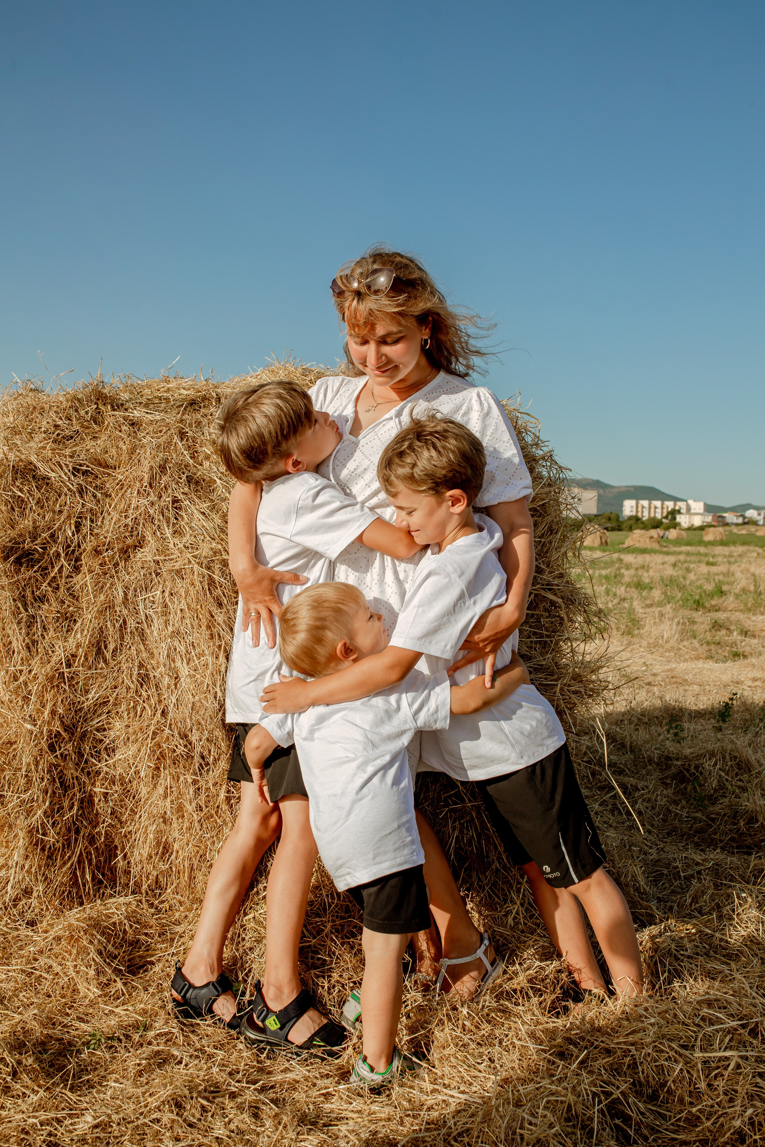 Анна, Денис, Сергей, Кирилл, Иван и Маша. Фотограф в Геленджике, Архипо-Осиповке, Абрау-Дюрсо, Кринице Виктория