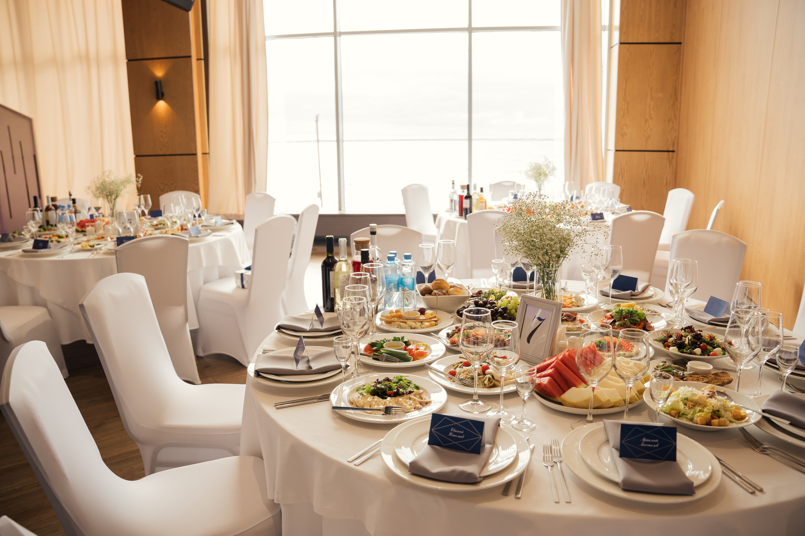 Свадьба в отеле на берегу реки в Архангельске