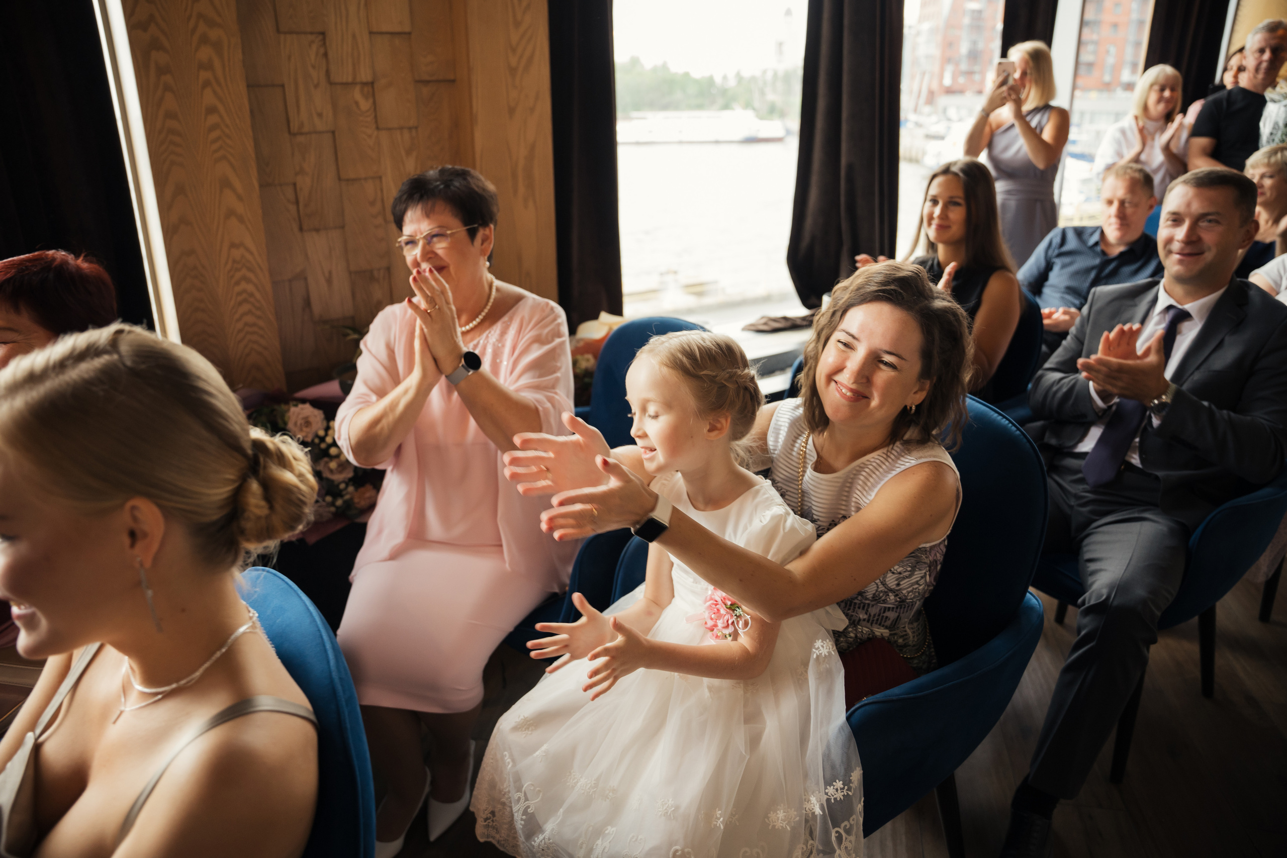 Свадьба в отеле на берегу реки в Архангельске